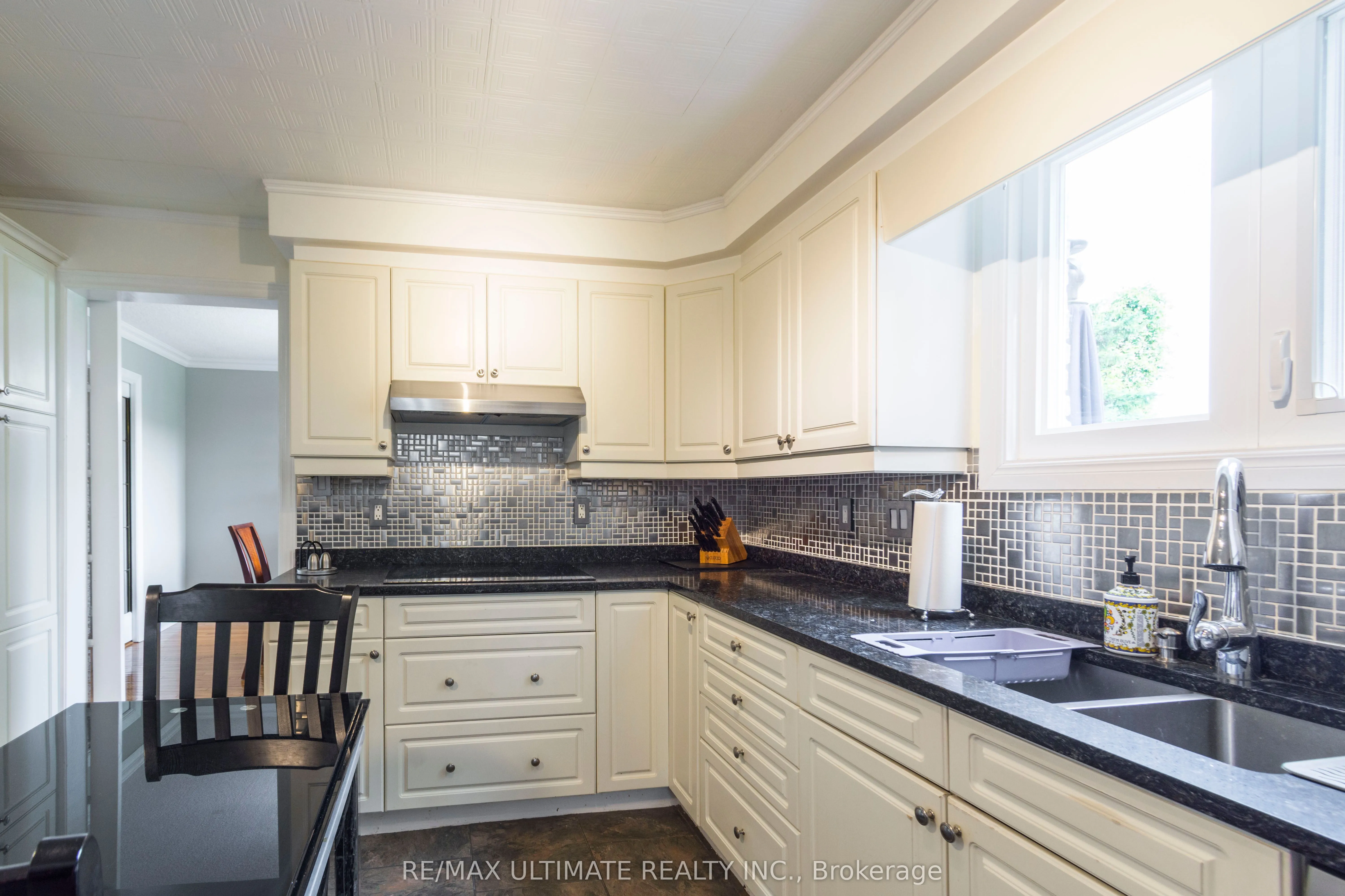 34 Briarwood Cres Crescent