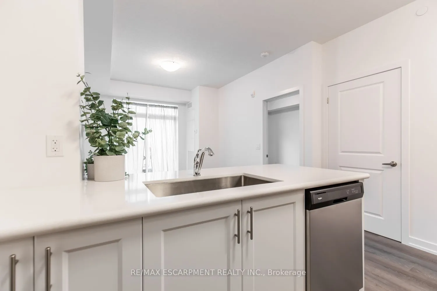 5055 Greenlane Road, #103