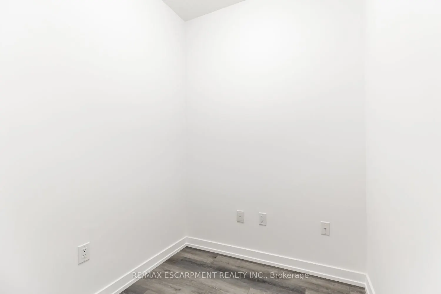 5055 Greenlane Road, #103