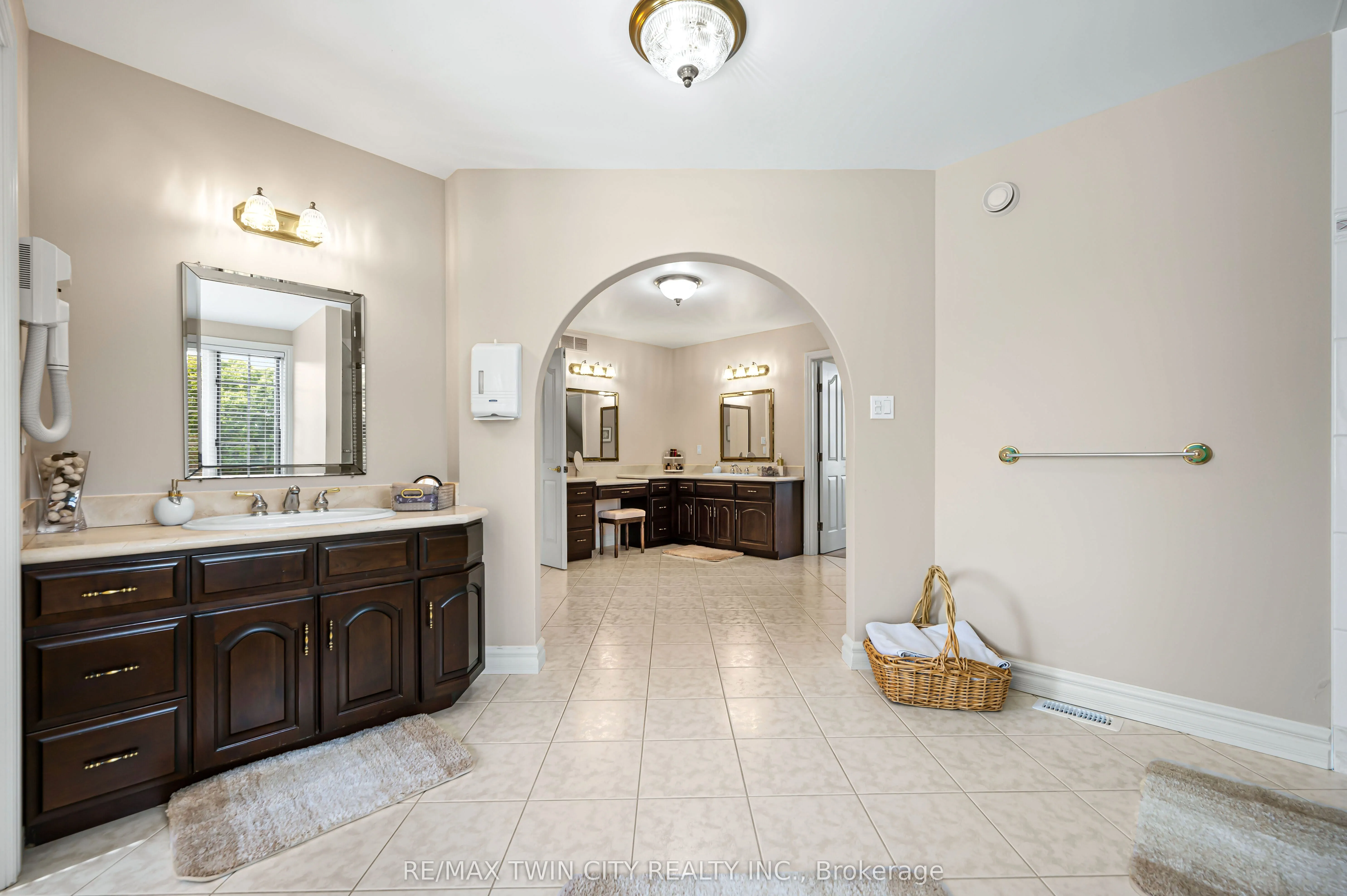 375 River Oak Place