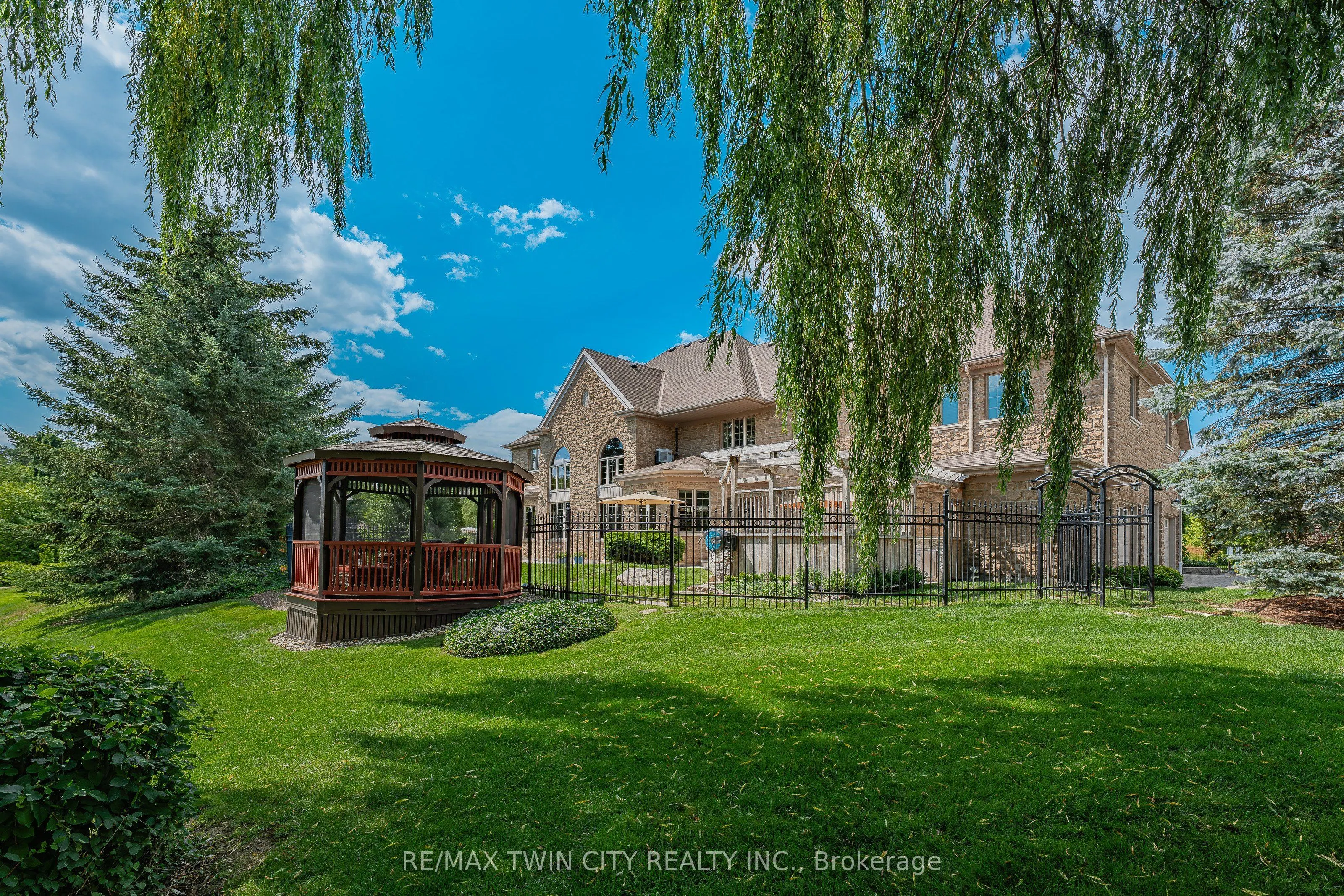 375 River Oak Place