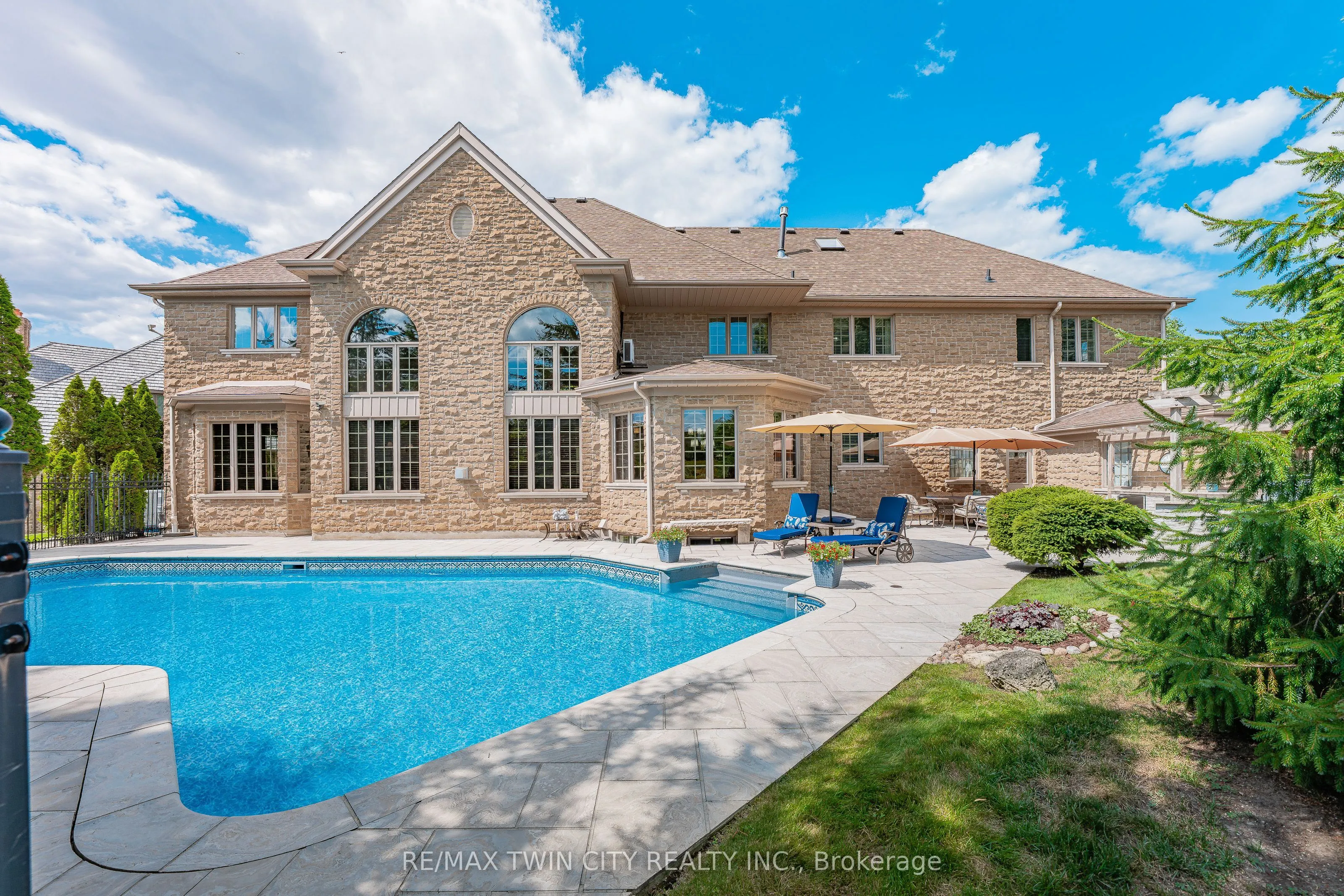 375 River Oak Place