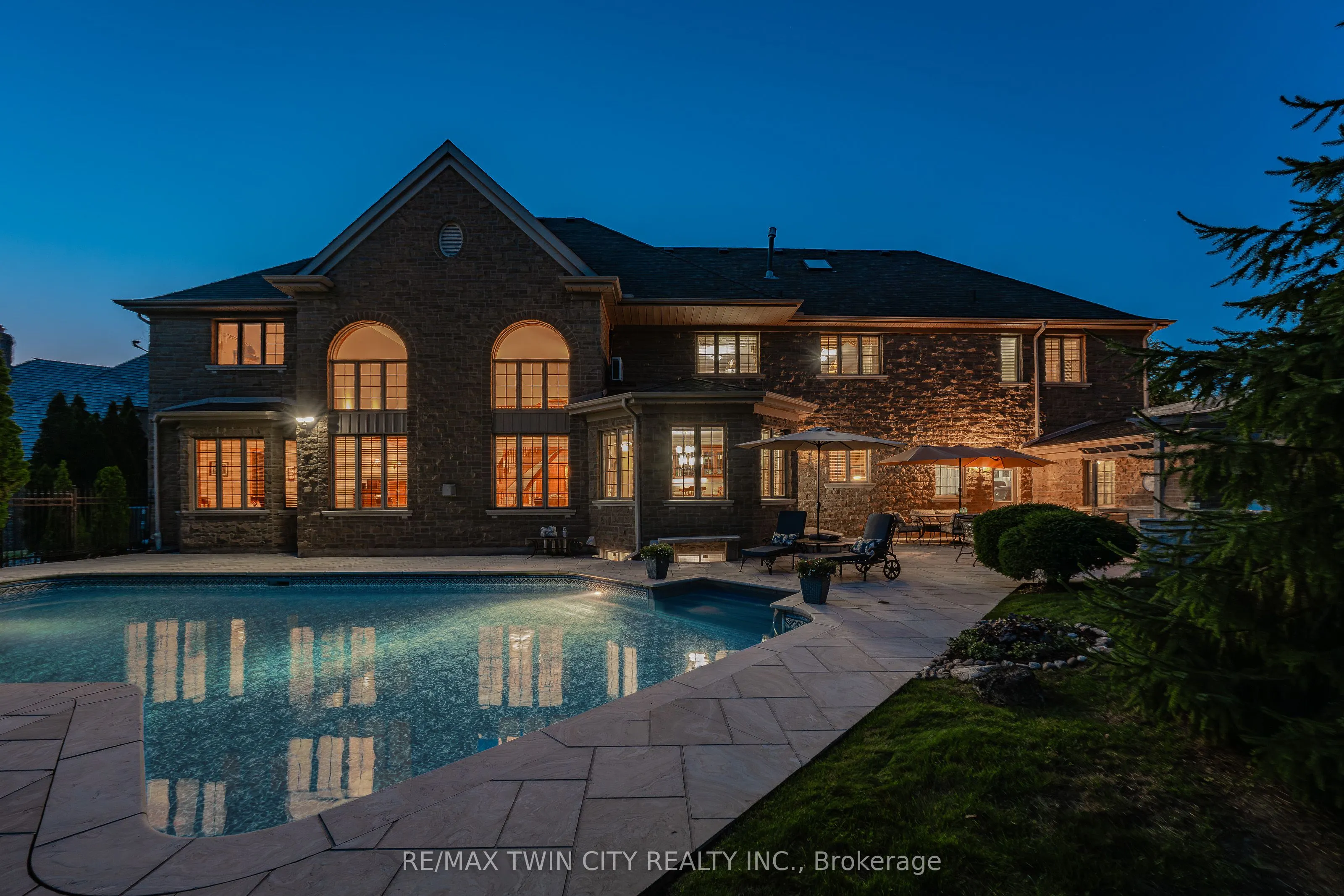 375 River Oak Place