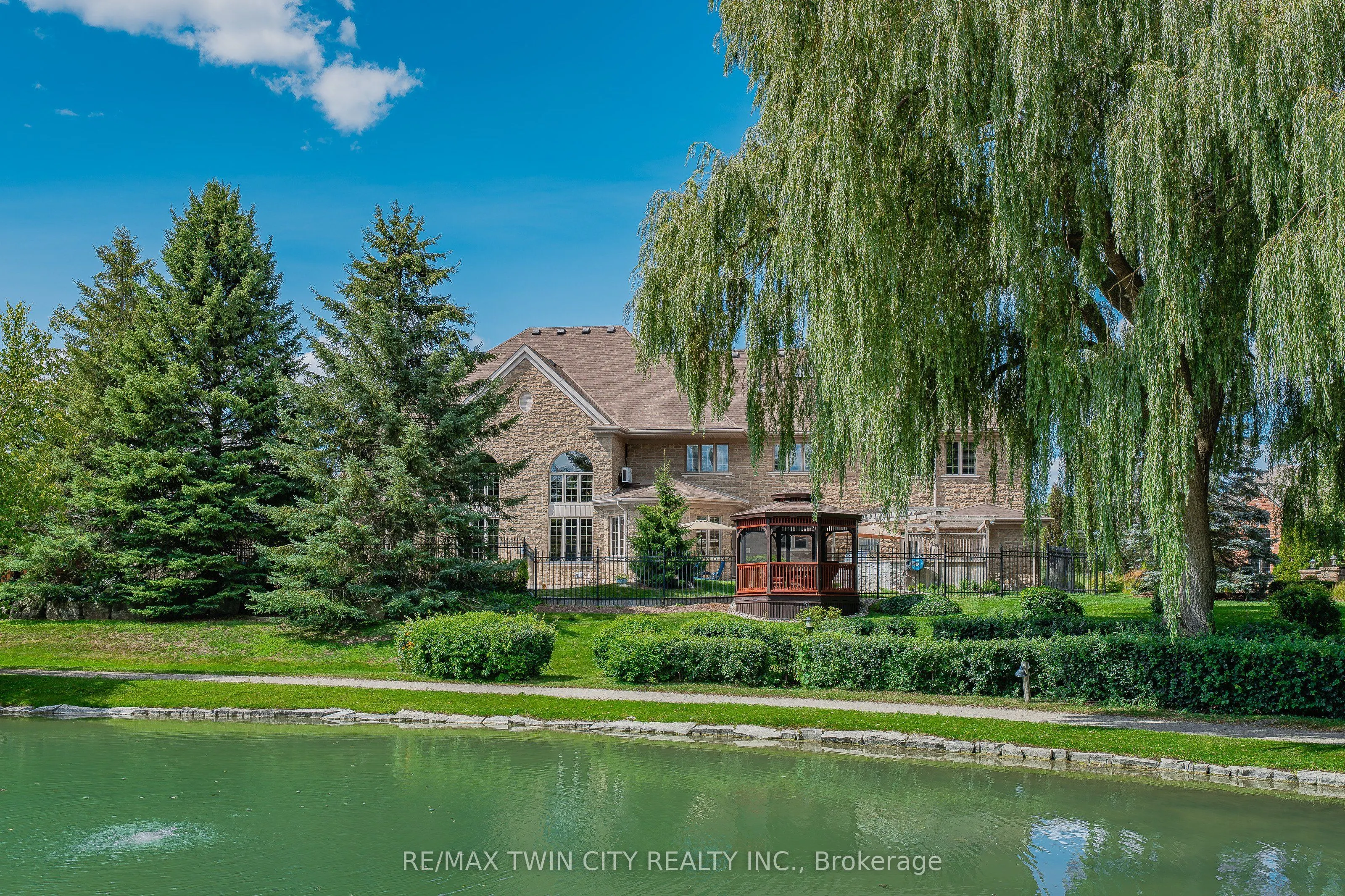 375 River Oak Place