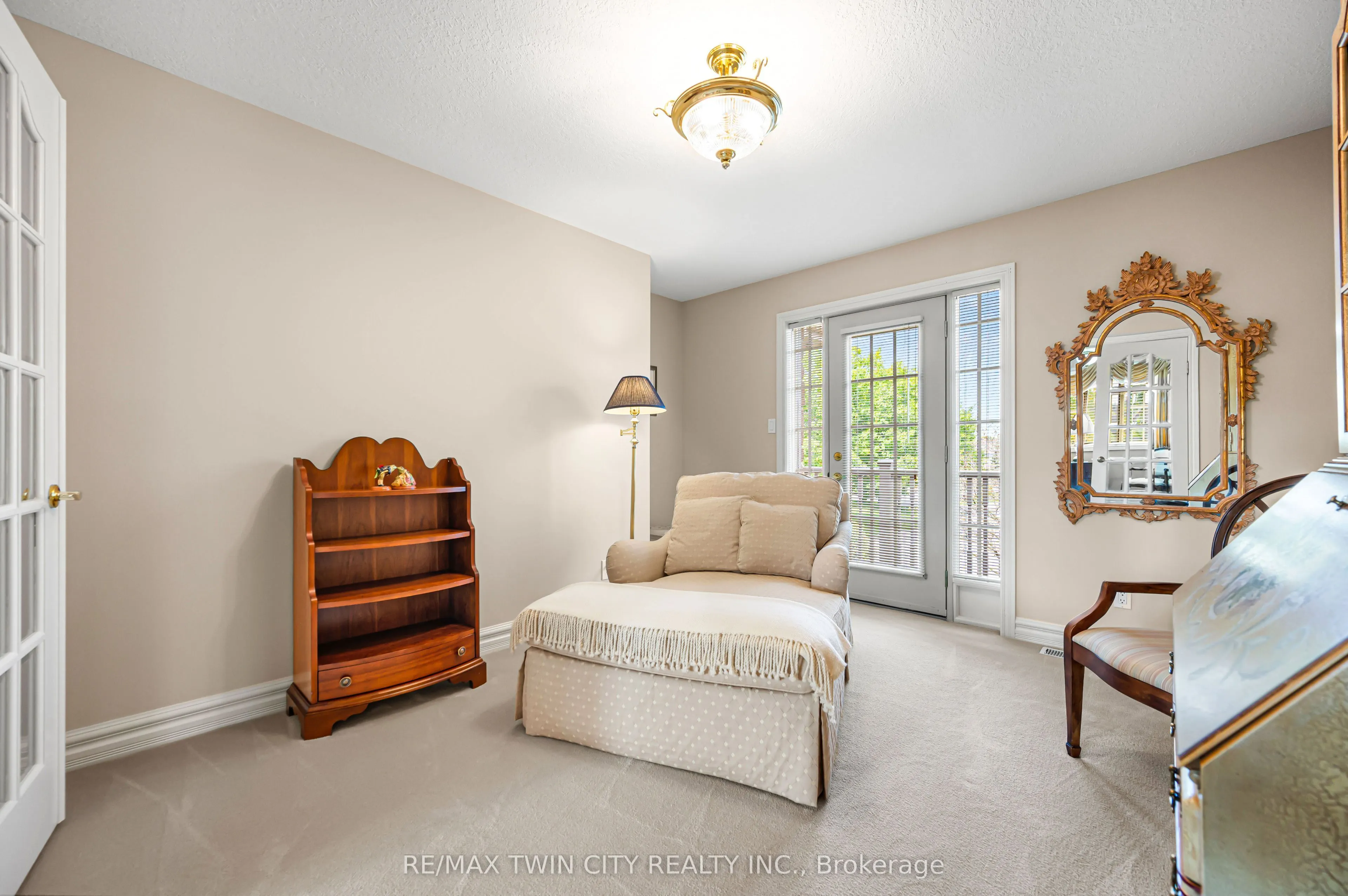 375 River Oak Place