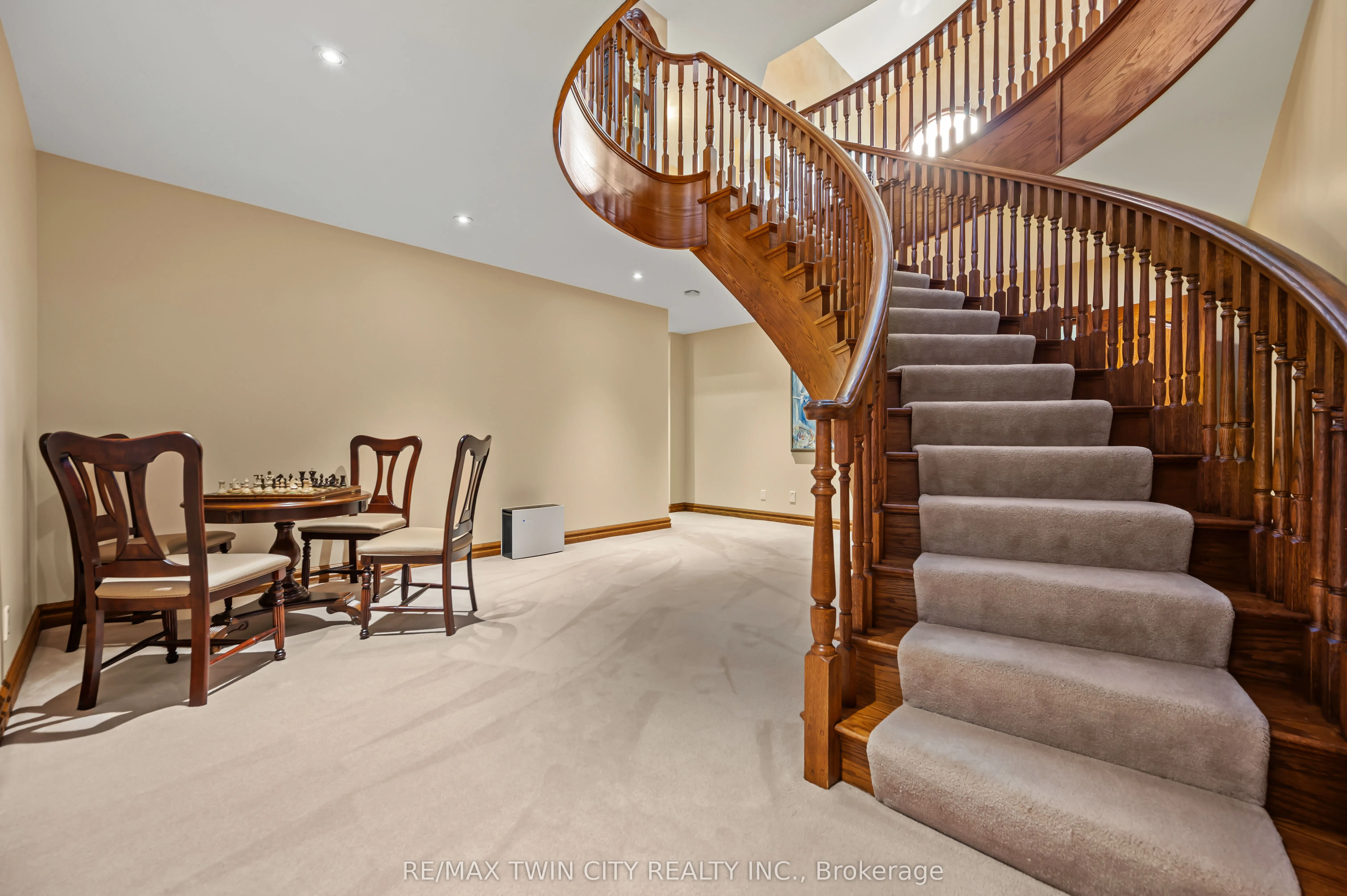 375 River Oak Place