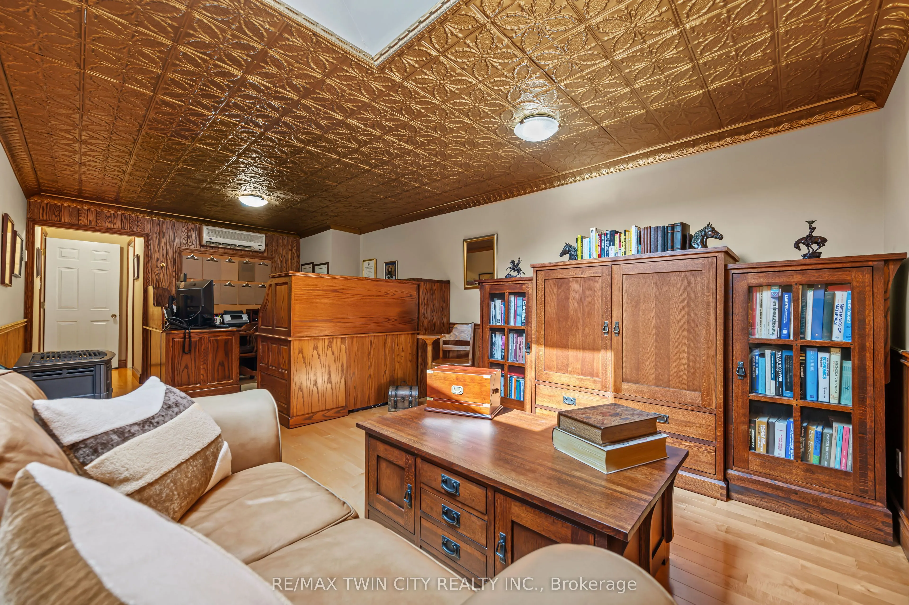 375 River Oak Place