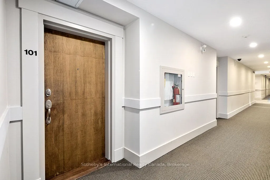 27 Beaver Street S, #101