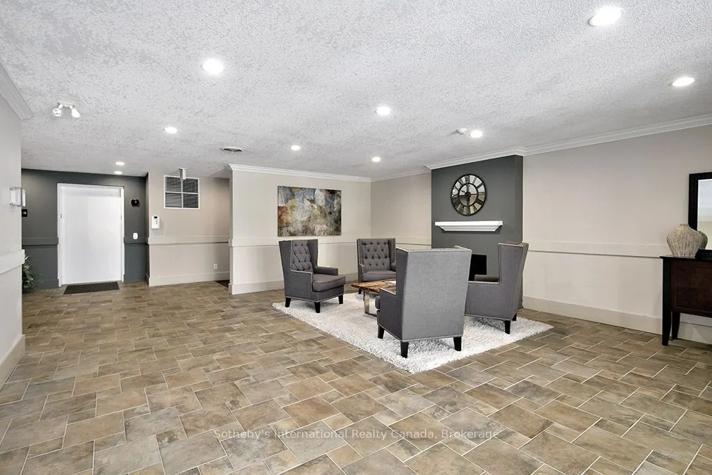 27 Beaver Street S, #101