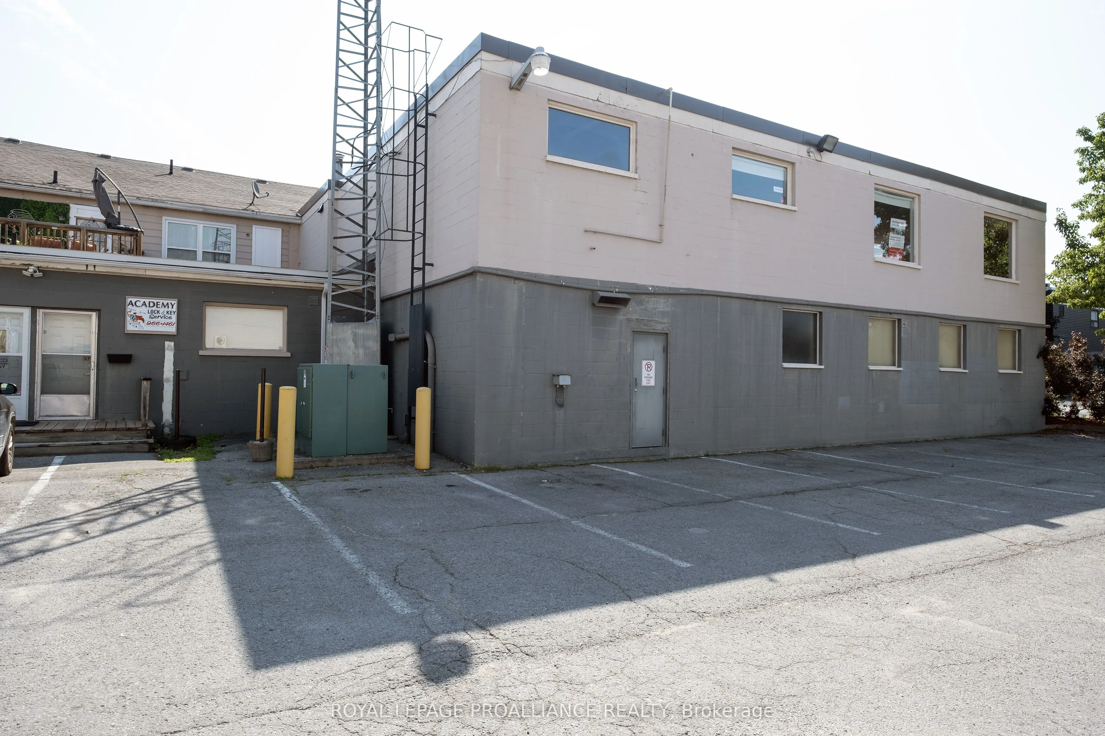 354 Pinnacle Street, #B