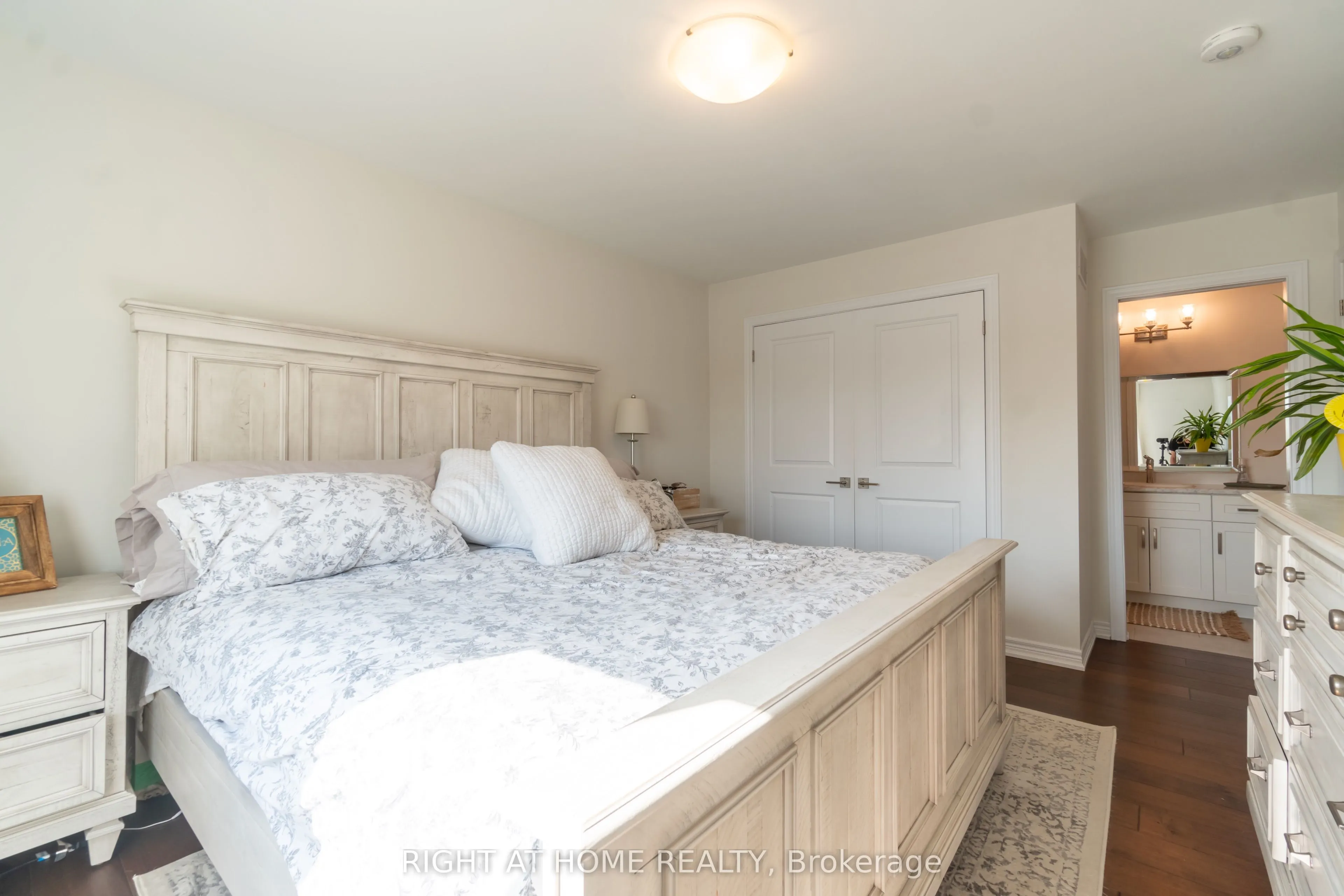 21 Lamb Crescent