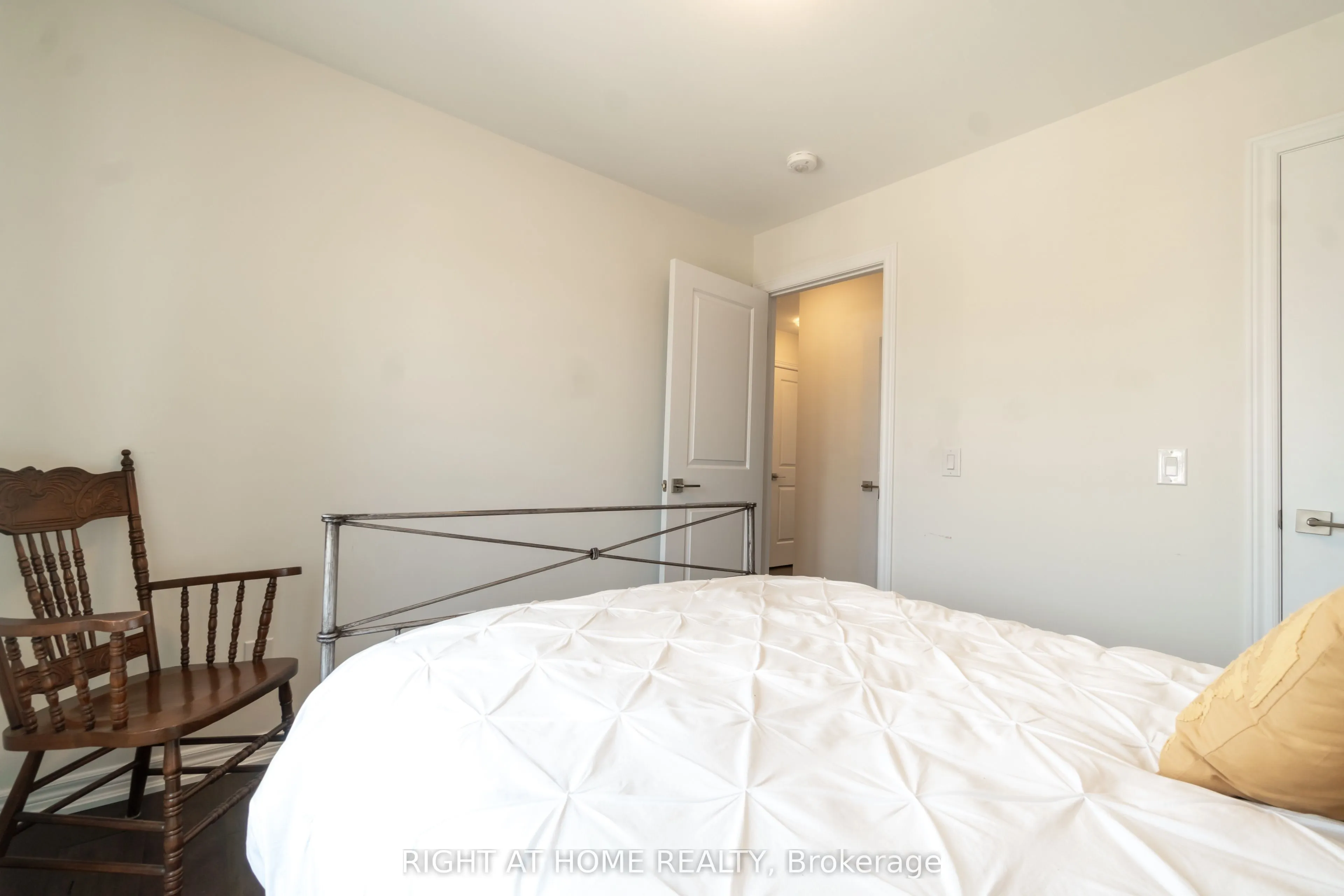 21 Lamb Crescent