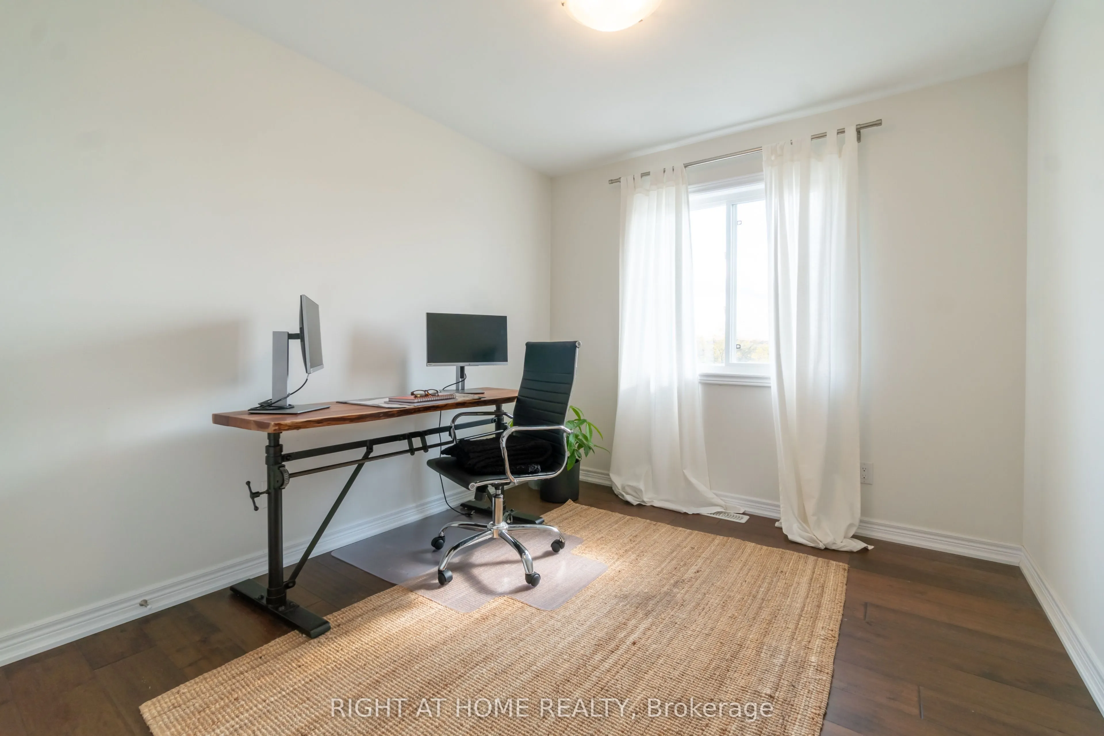 21 Lamb Crescent