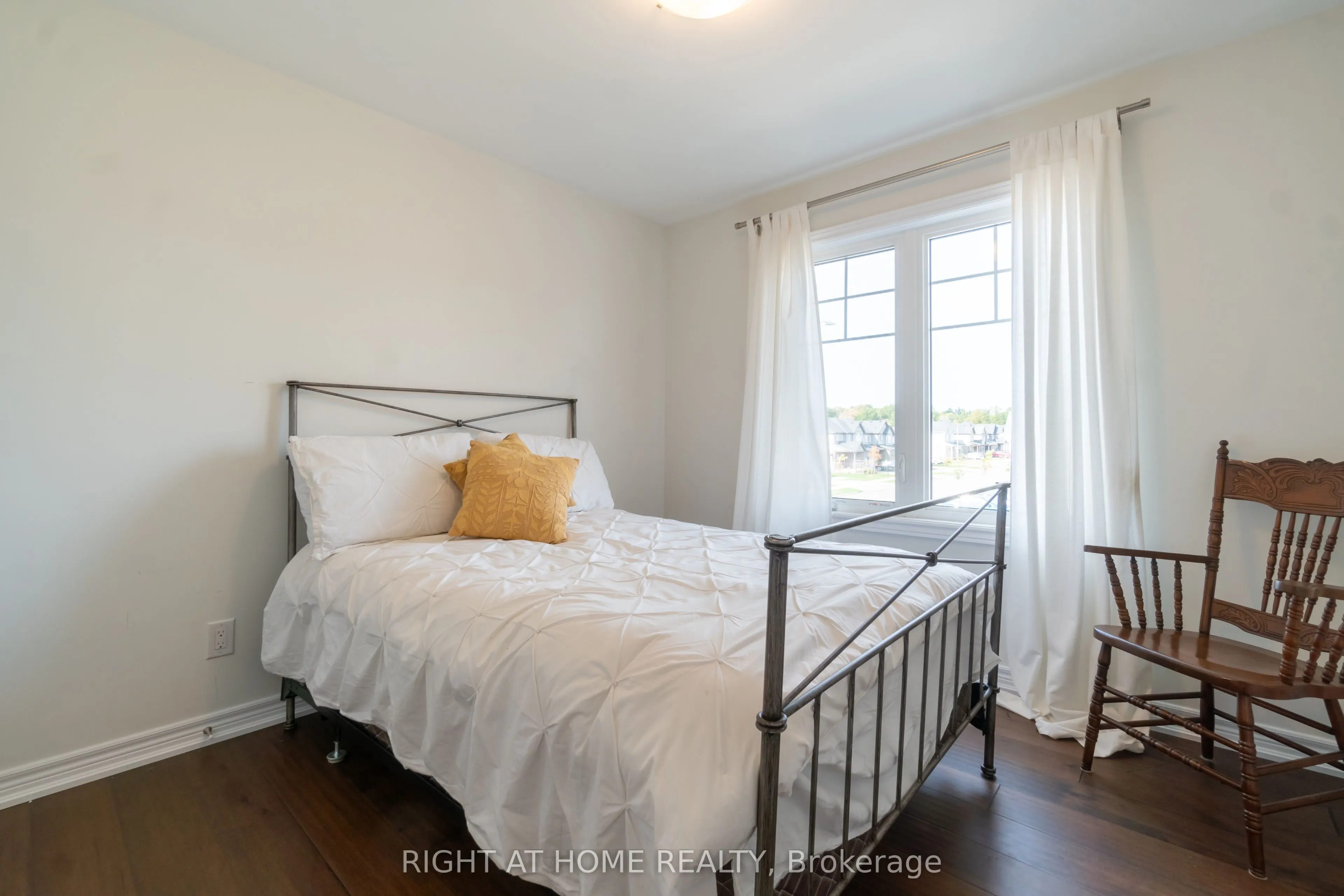 21 Lamb Crescent