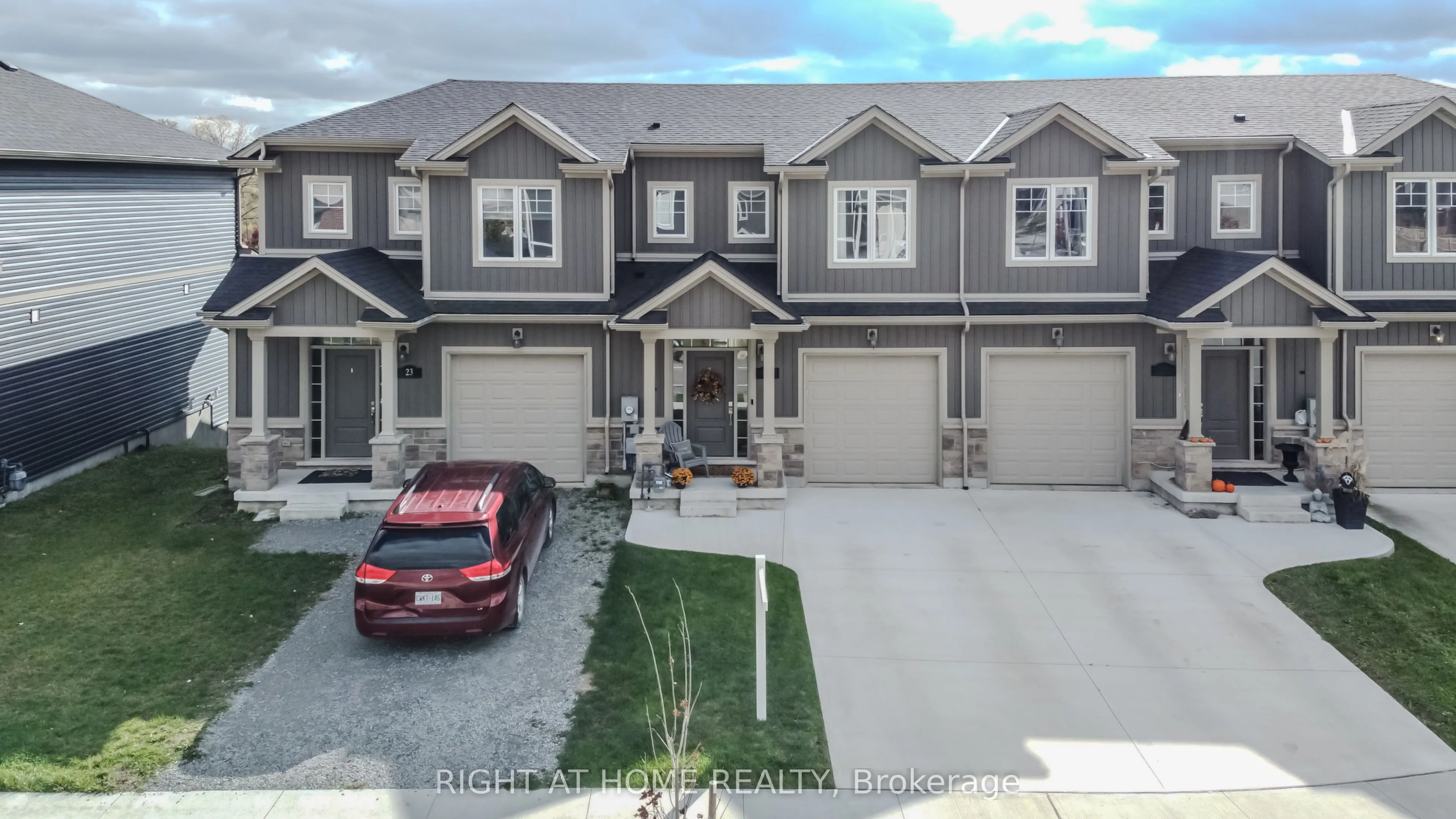 21 Lamb Crescent