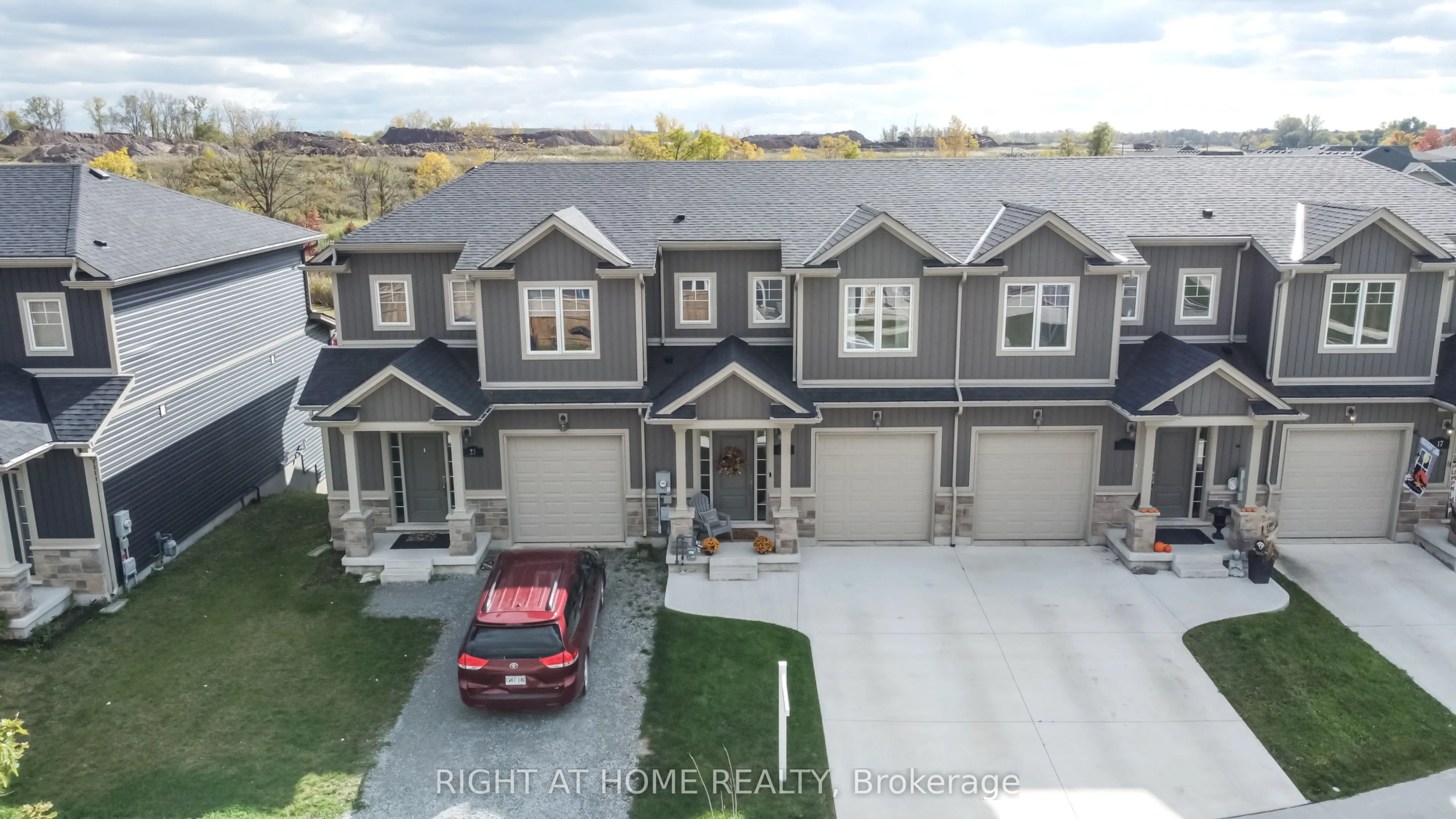 21 Lamb Crescent