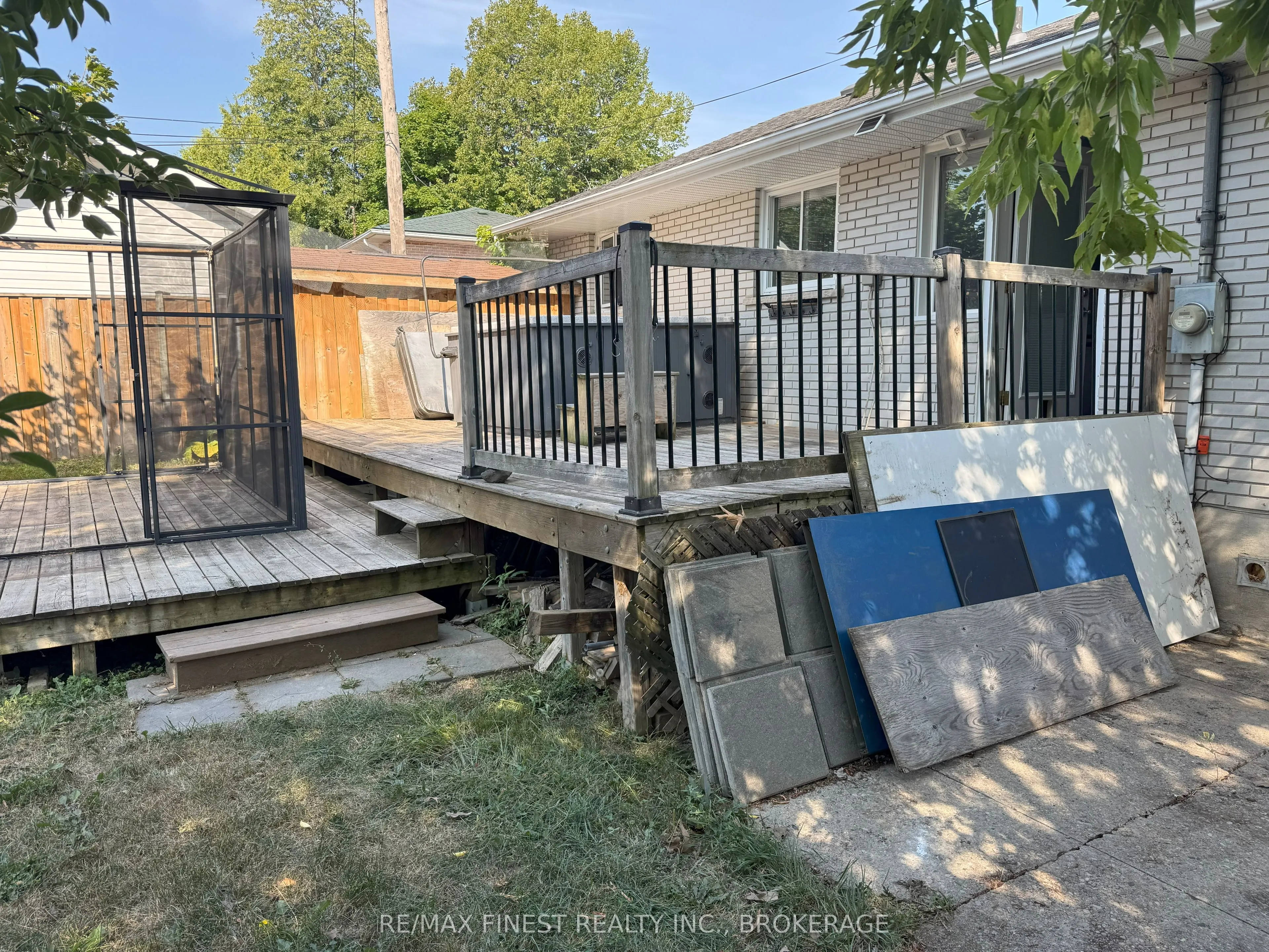 90 Morenz Crescent
