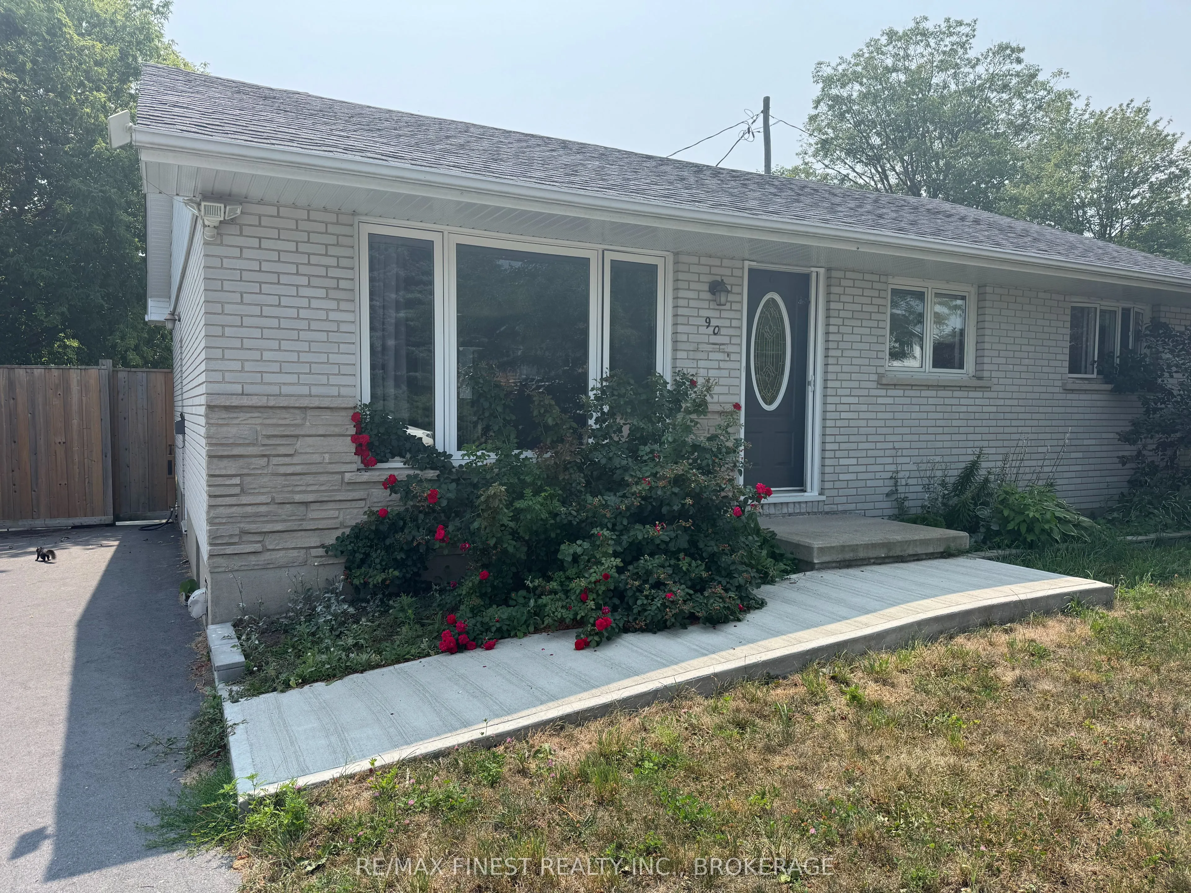 90 Morenz Crescent