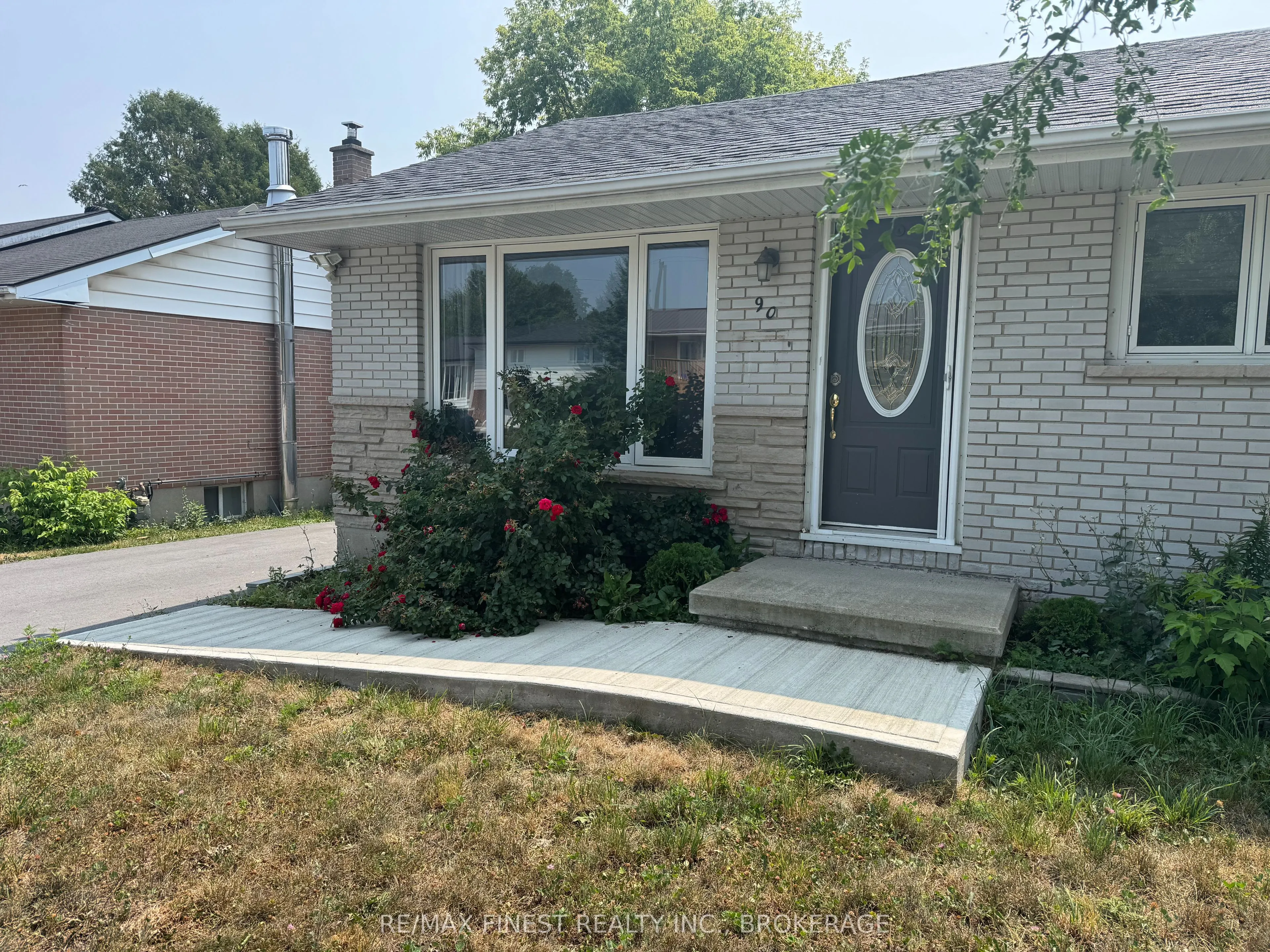 90 Morenz Crescent