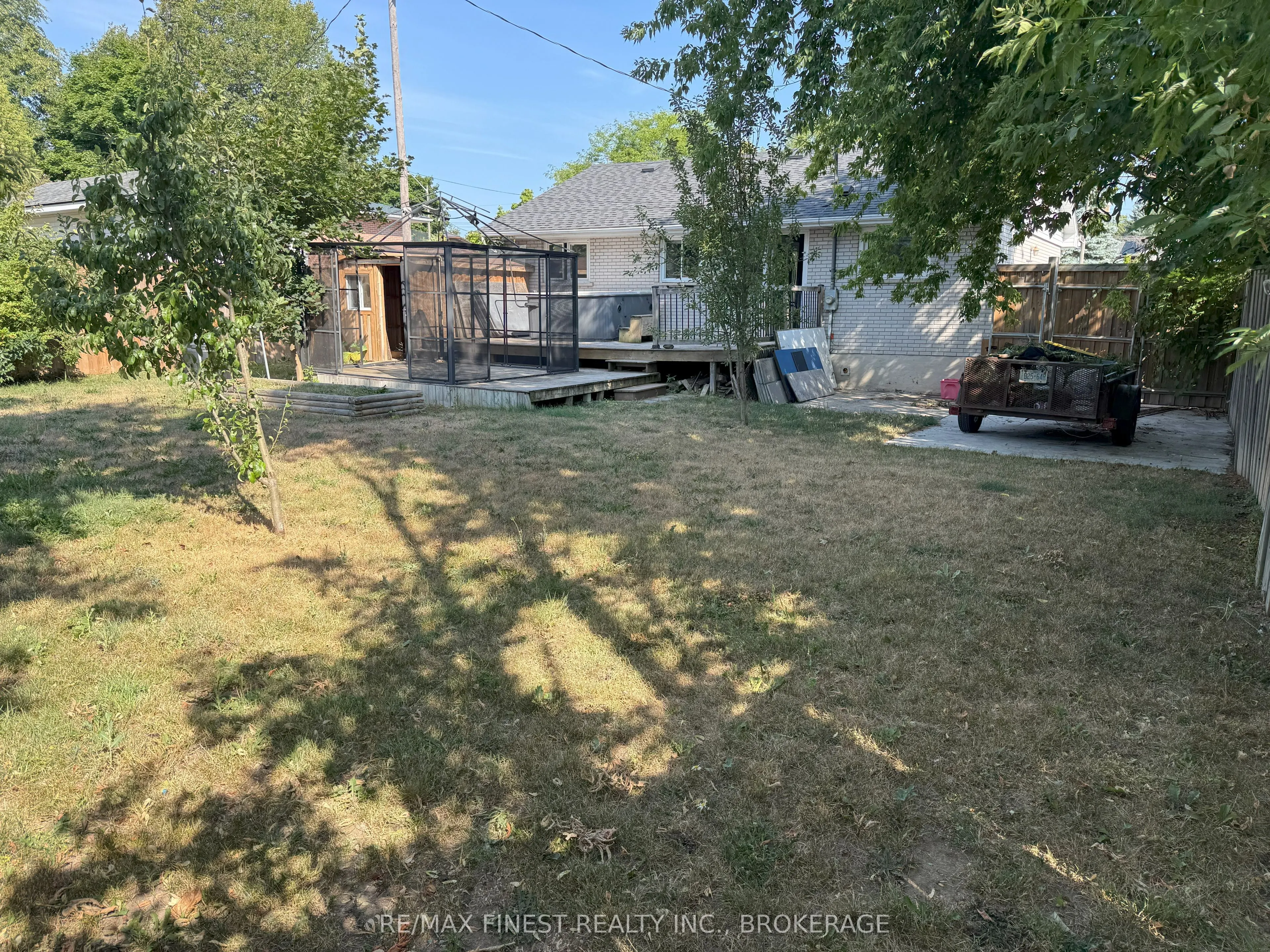 90 Morenz Crescent
