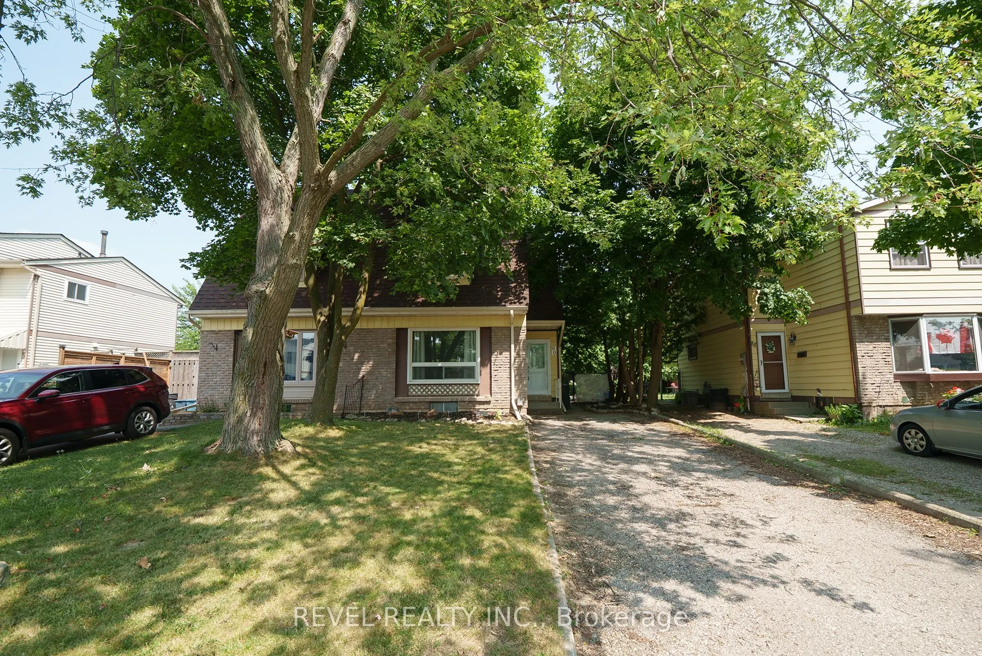 90 White Owl Crescent
