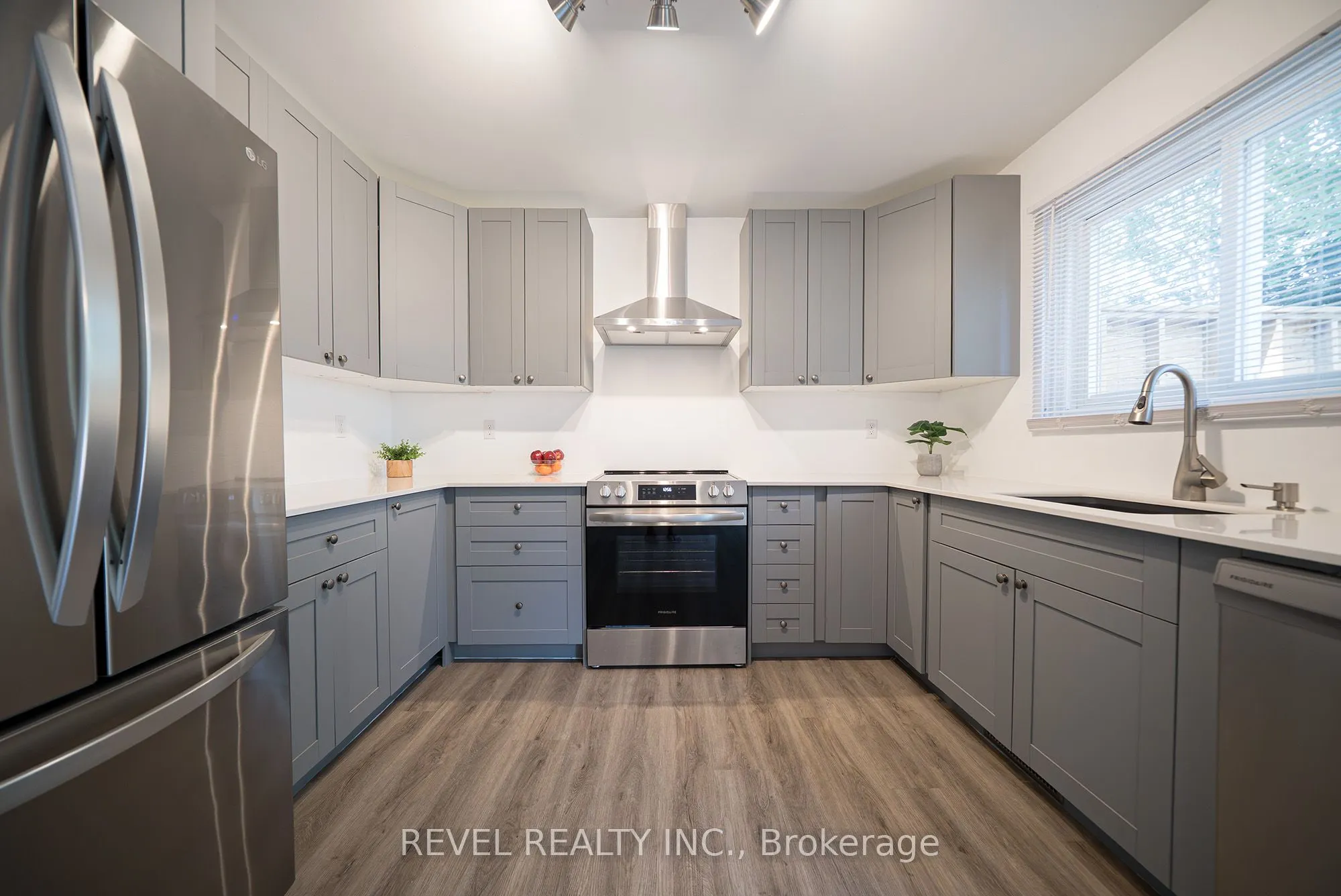 90 White Owl Crescent