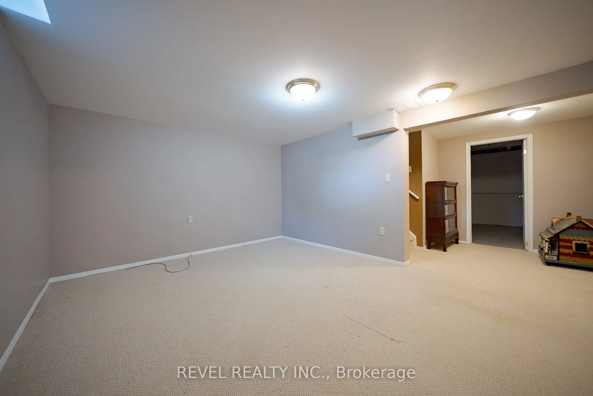 90 White Owl Crescent