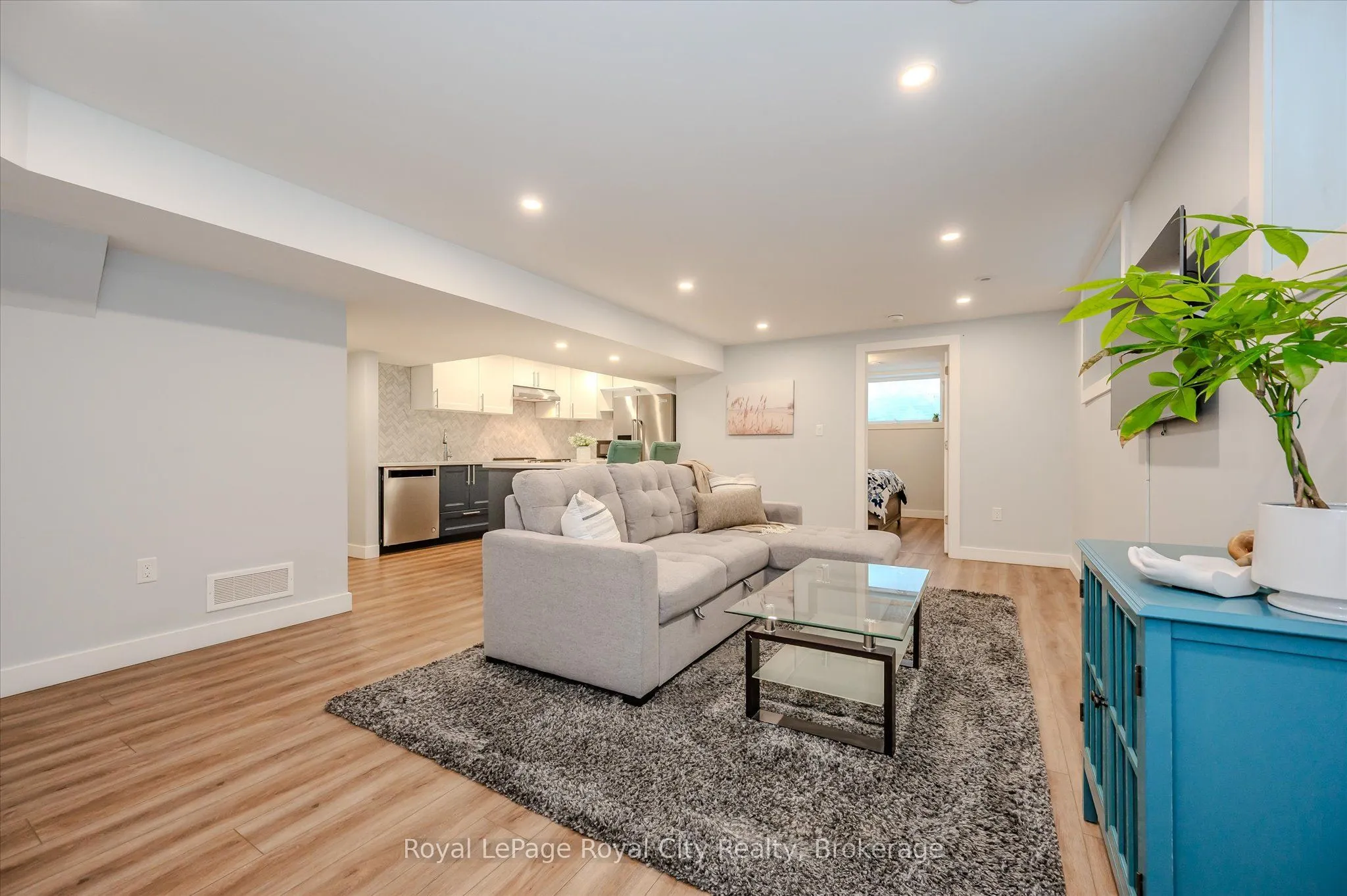 49 Ryder Avenue