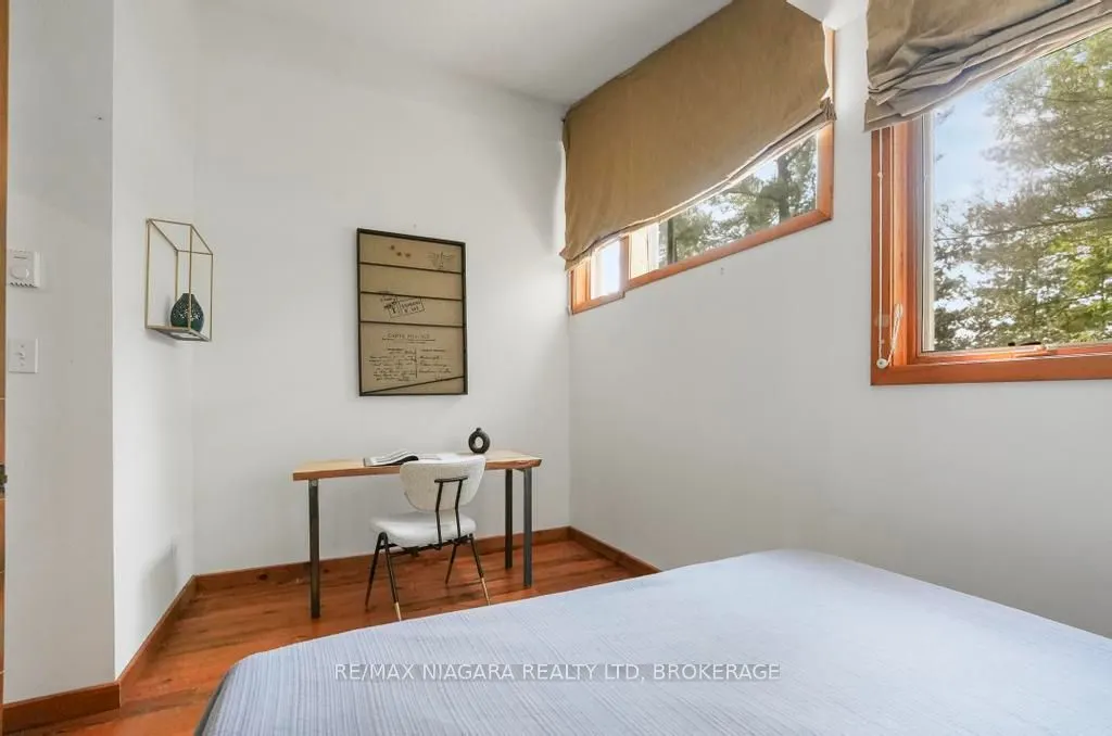 1009 Mercedes Drive N