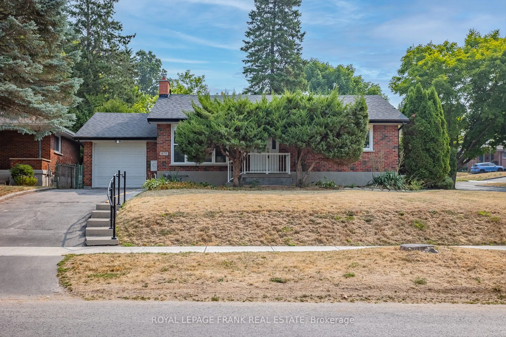 976 Glebemount Crescent