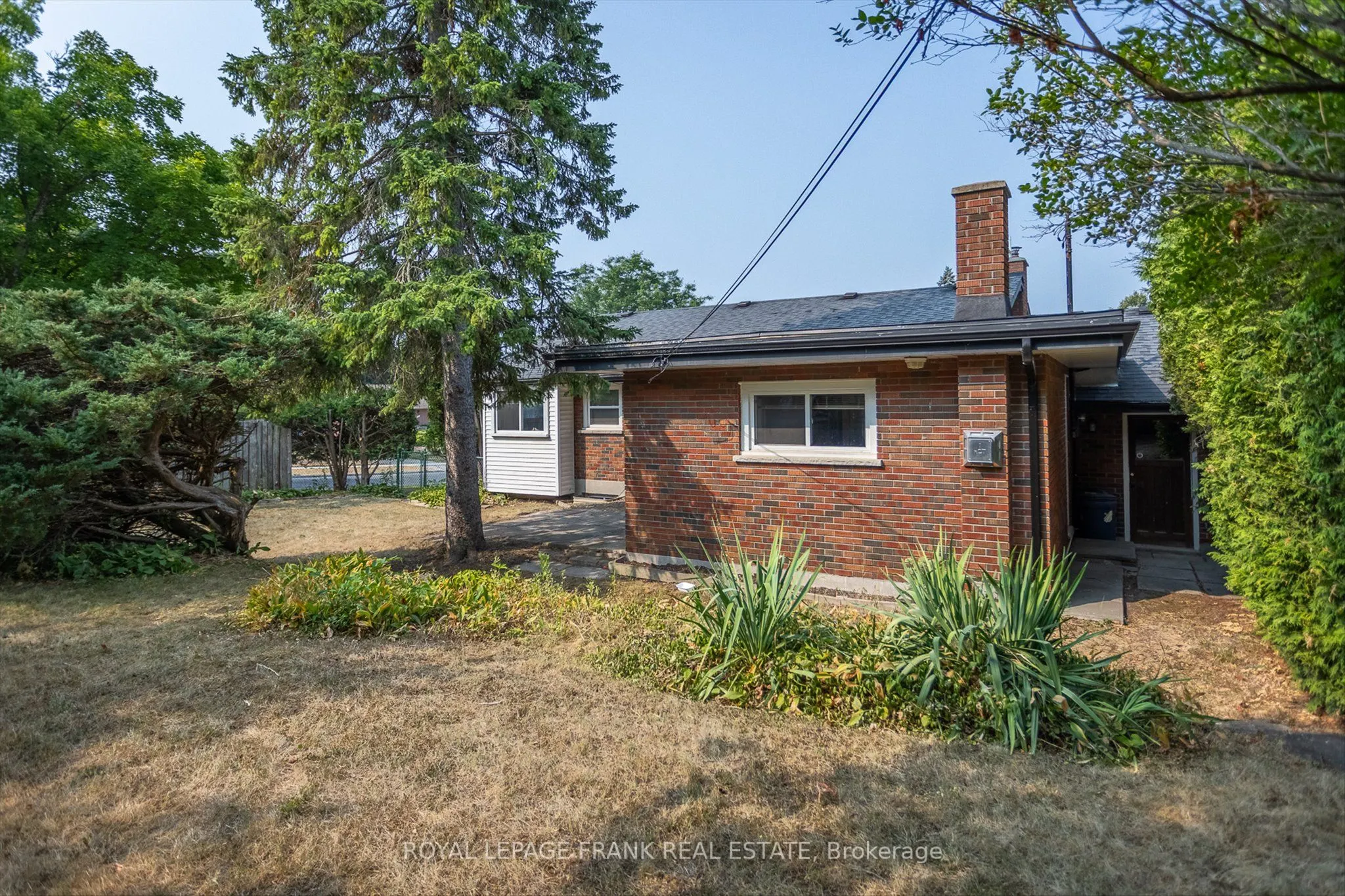 976 Glebemount Crescent