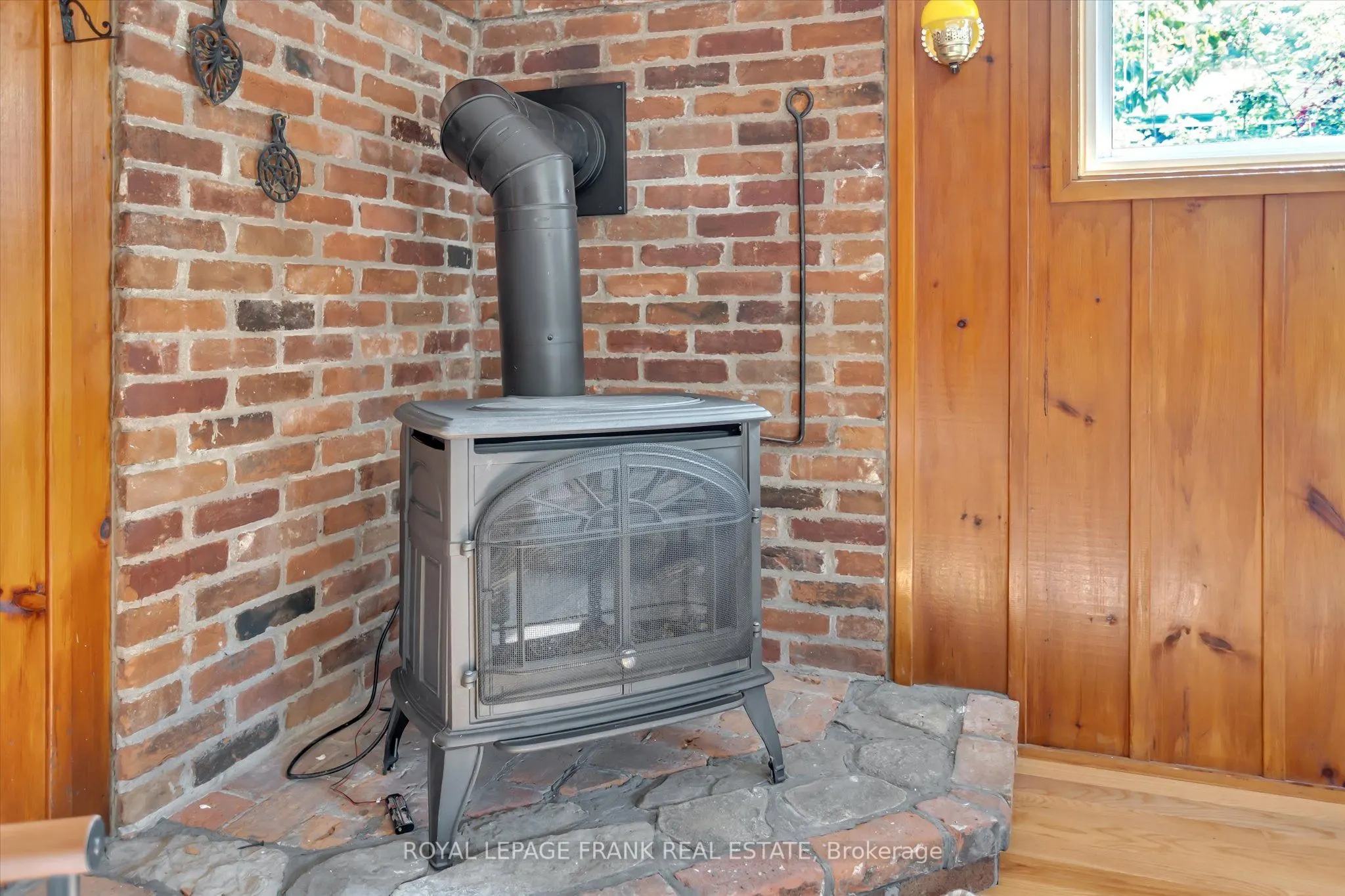 976 Glebemount Crescent