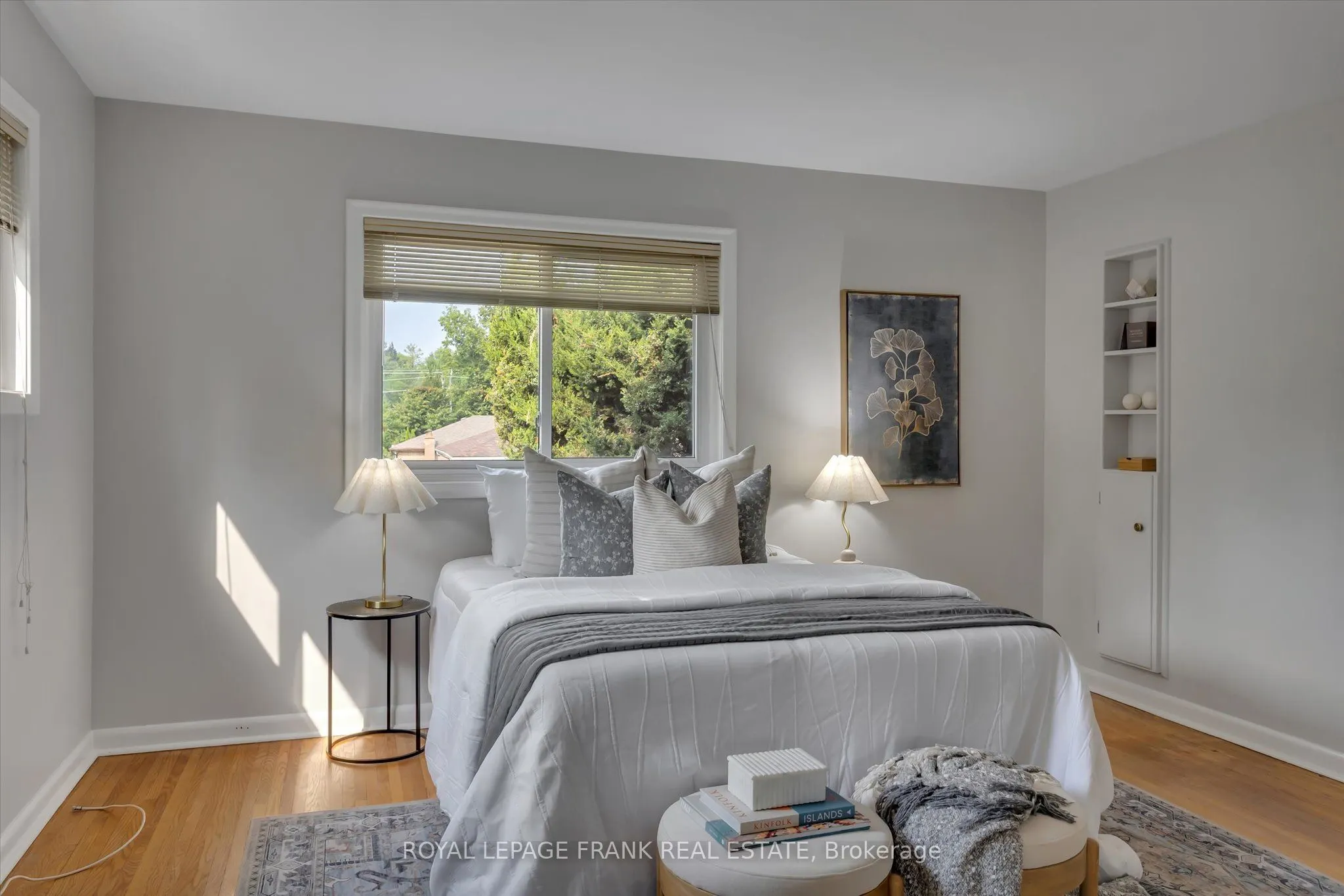 976 Glebemount Crescent