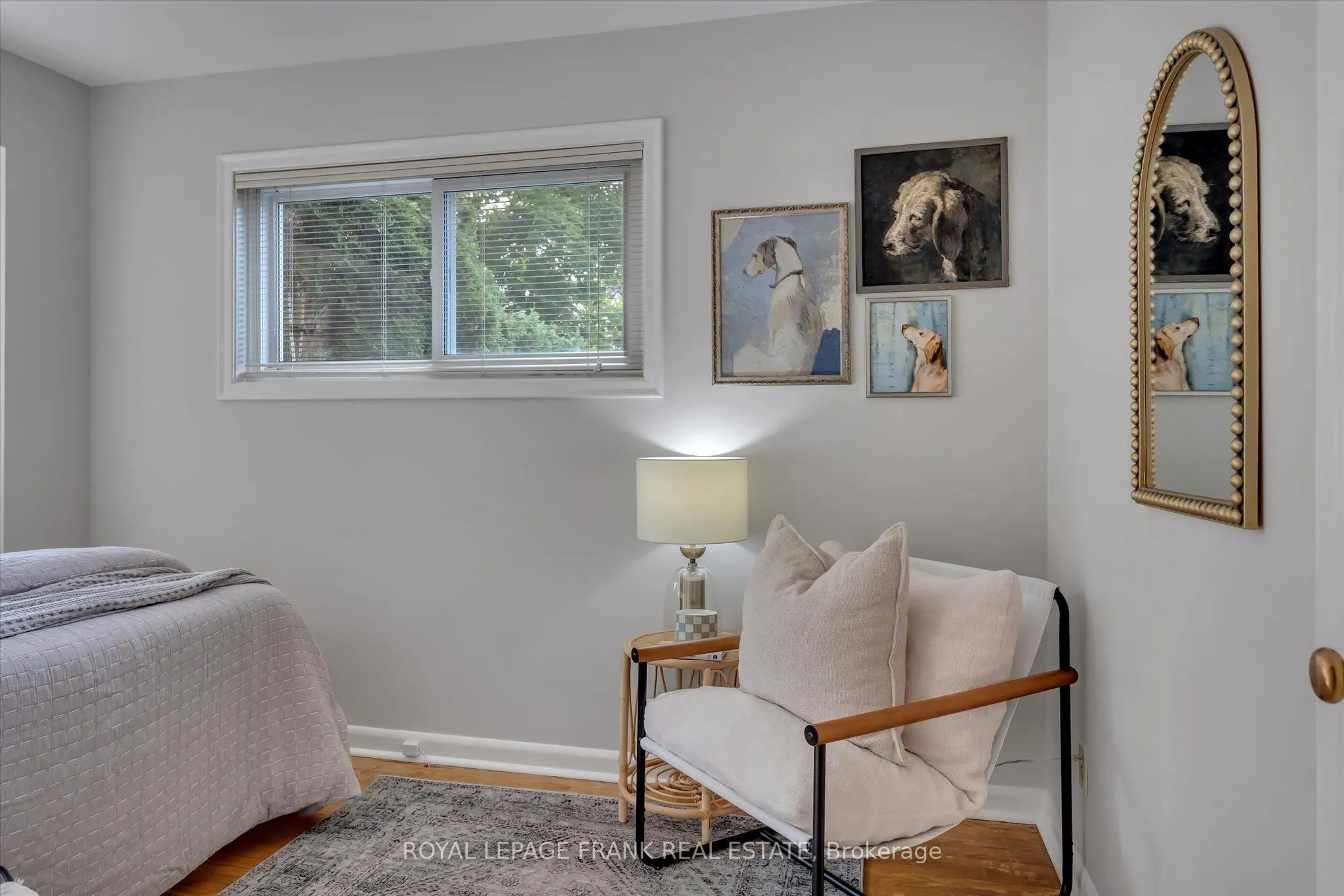 976 Glebemount Crescent