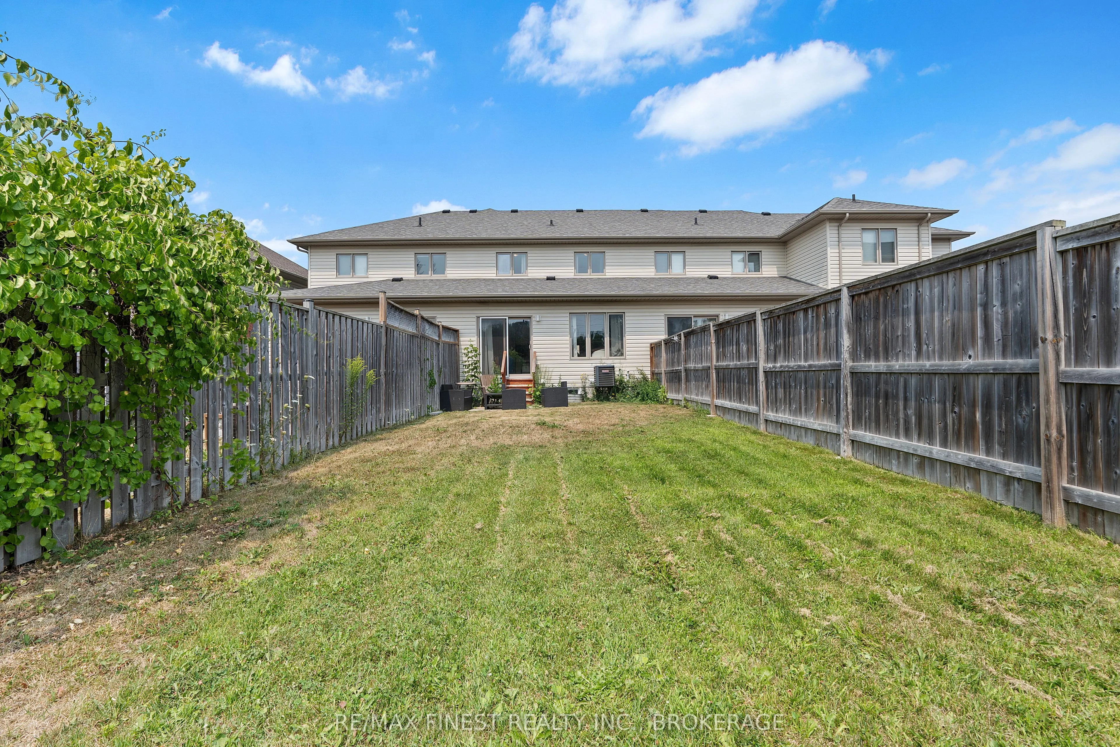 903 BLOSSOM Street