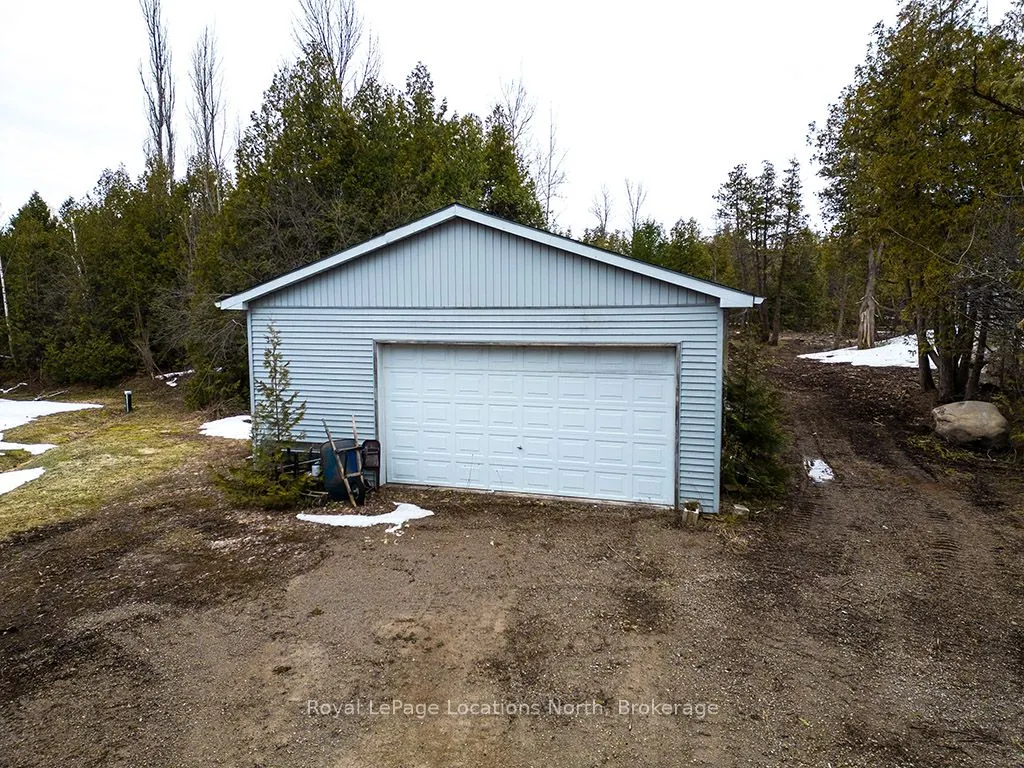 236 Lakeshore Road S