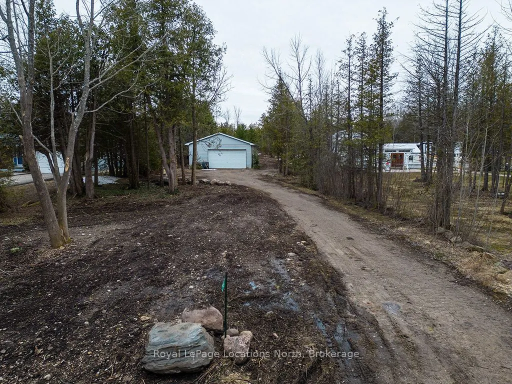 236 Lakeshore Road S