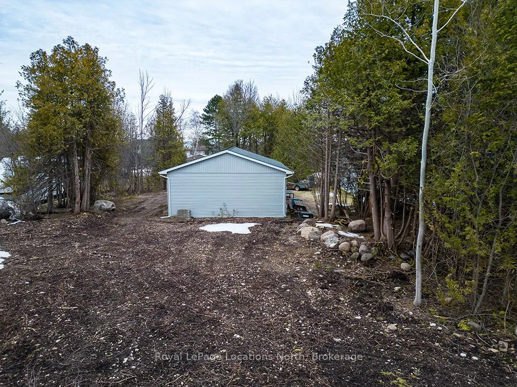 236 Lakeshore Road S