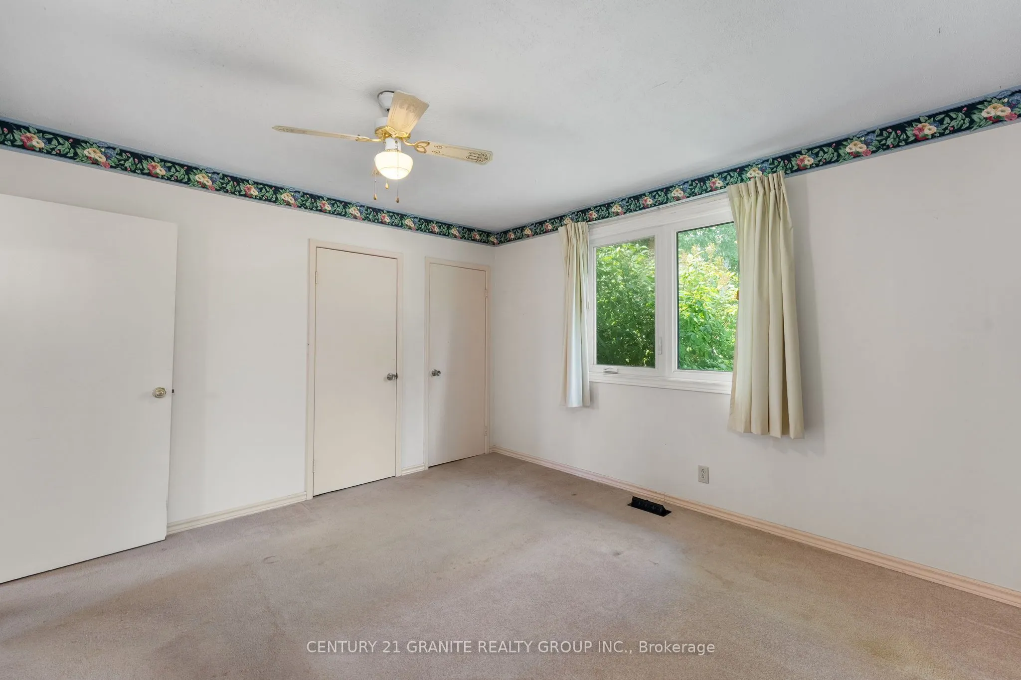 24 Great Oak Street