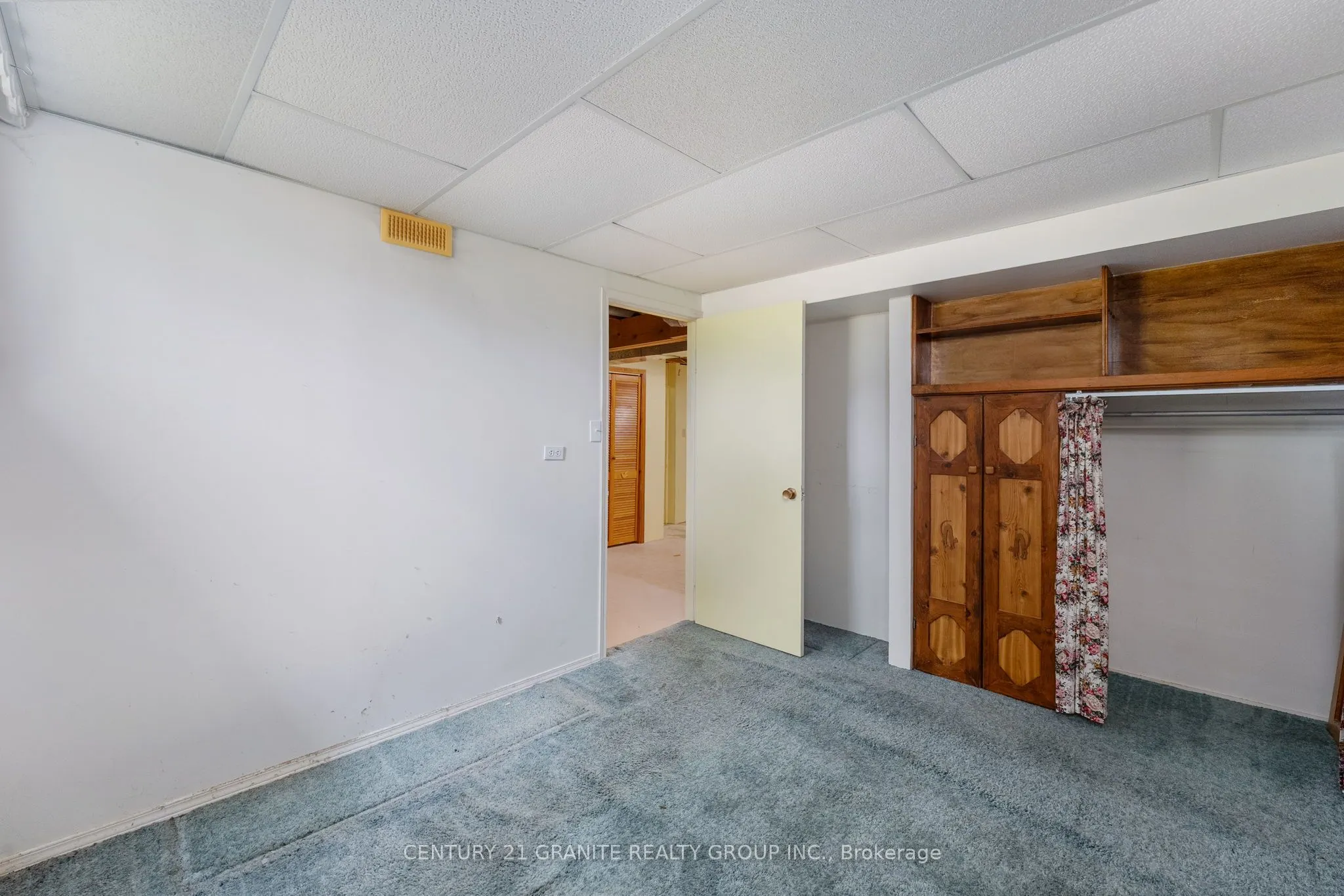 24 Great Oak Street
