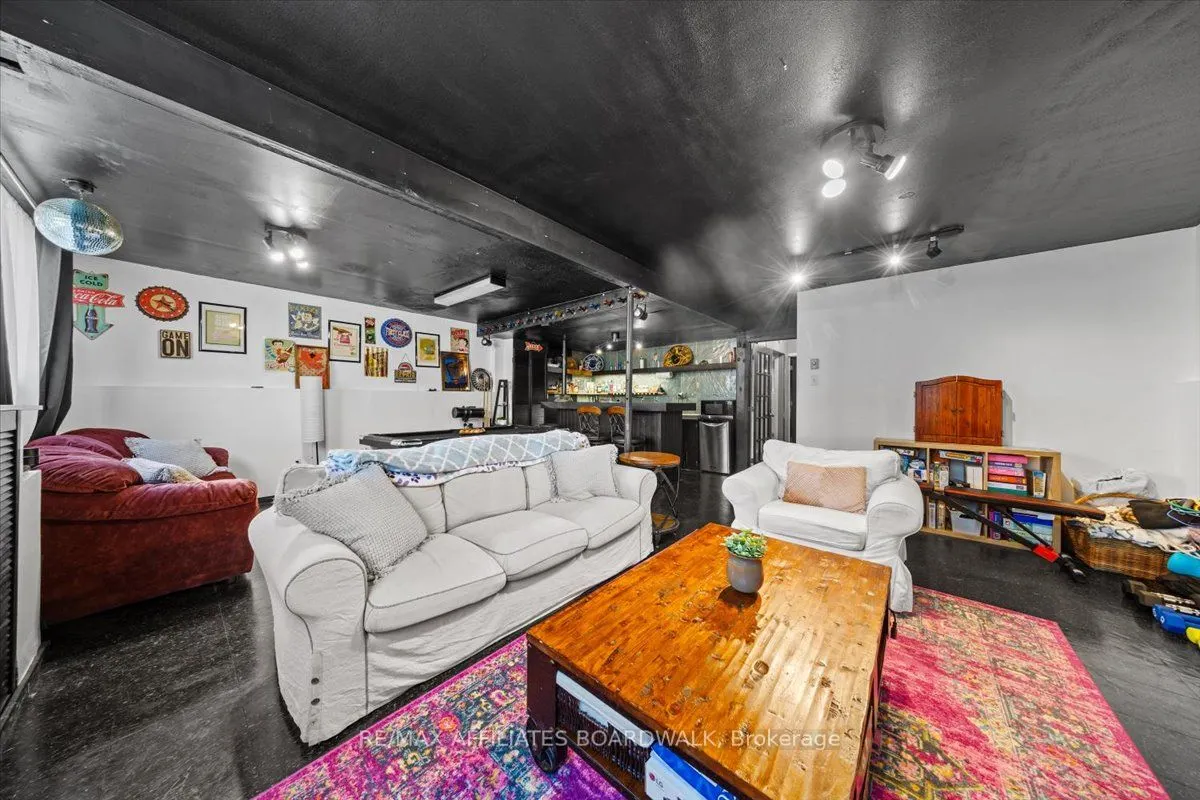 16 Coolbrook Crescent