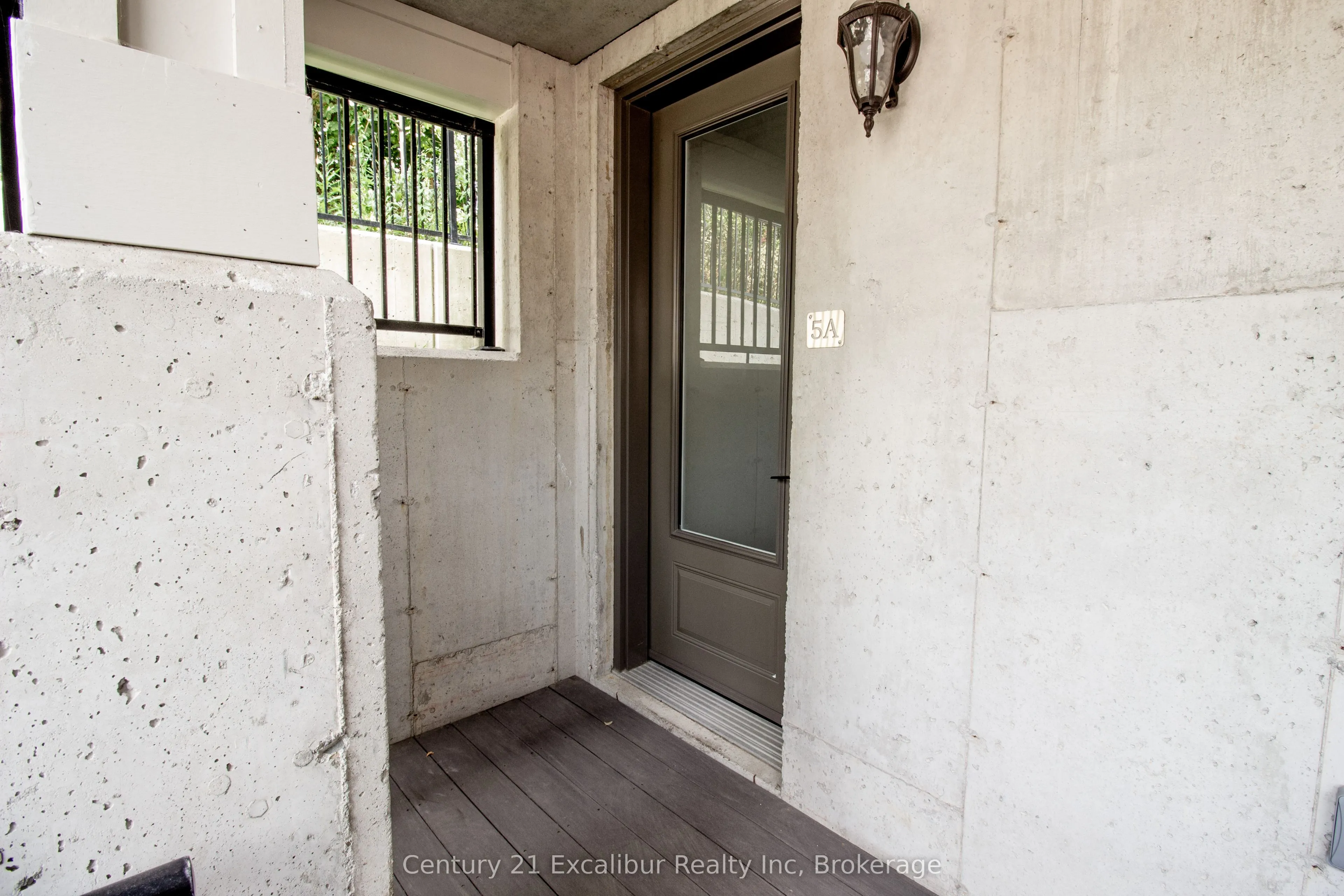 360 Queen Street E, #5A