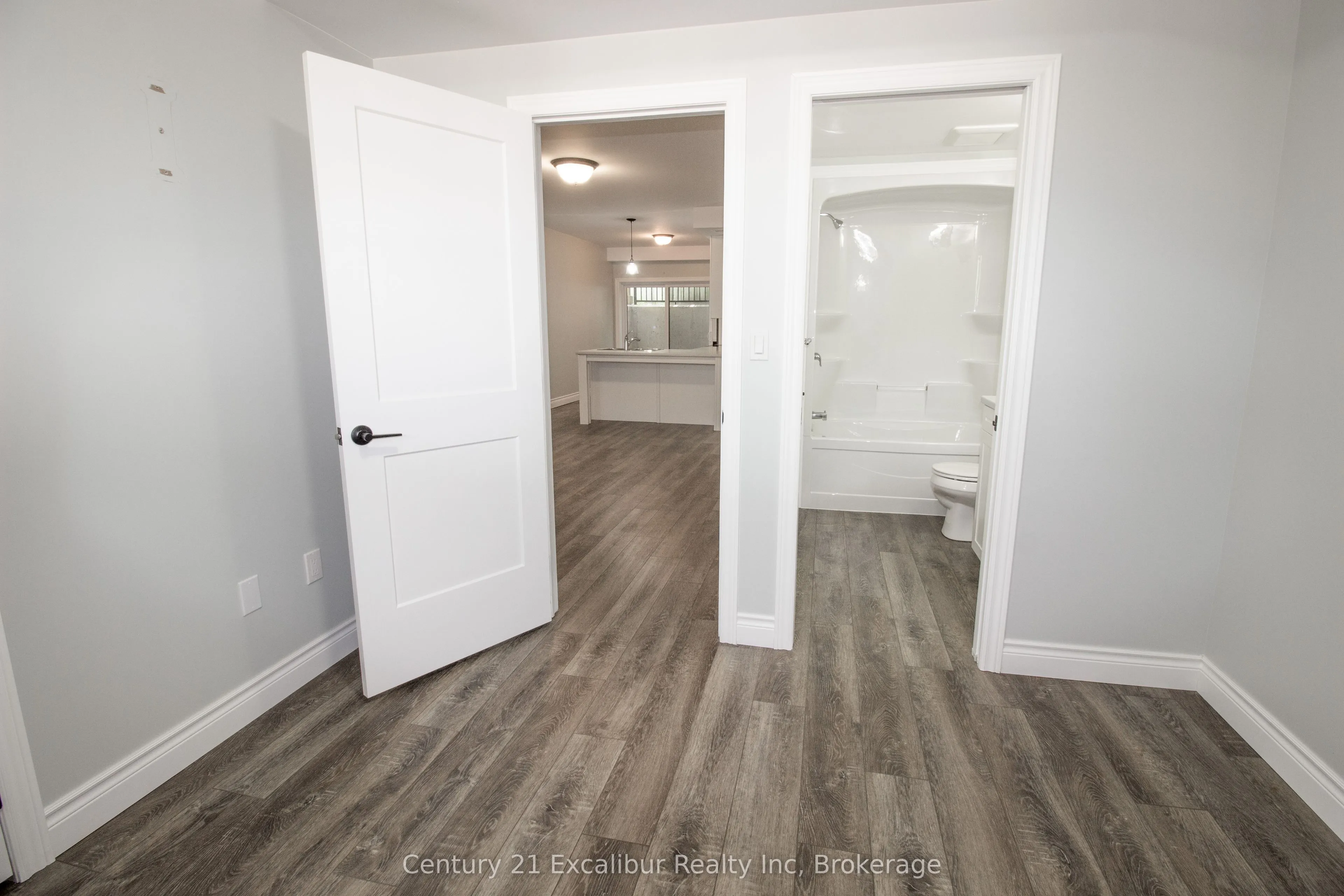 360 Queen Street E, #5A