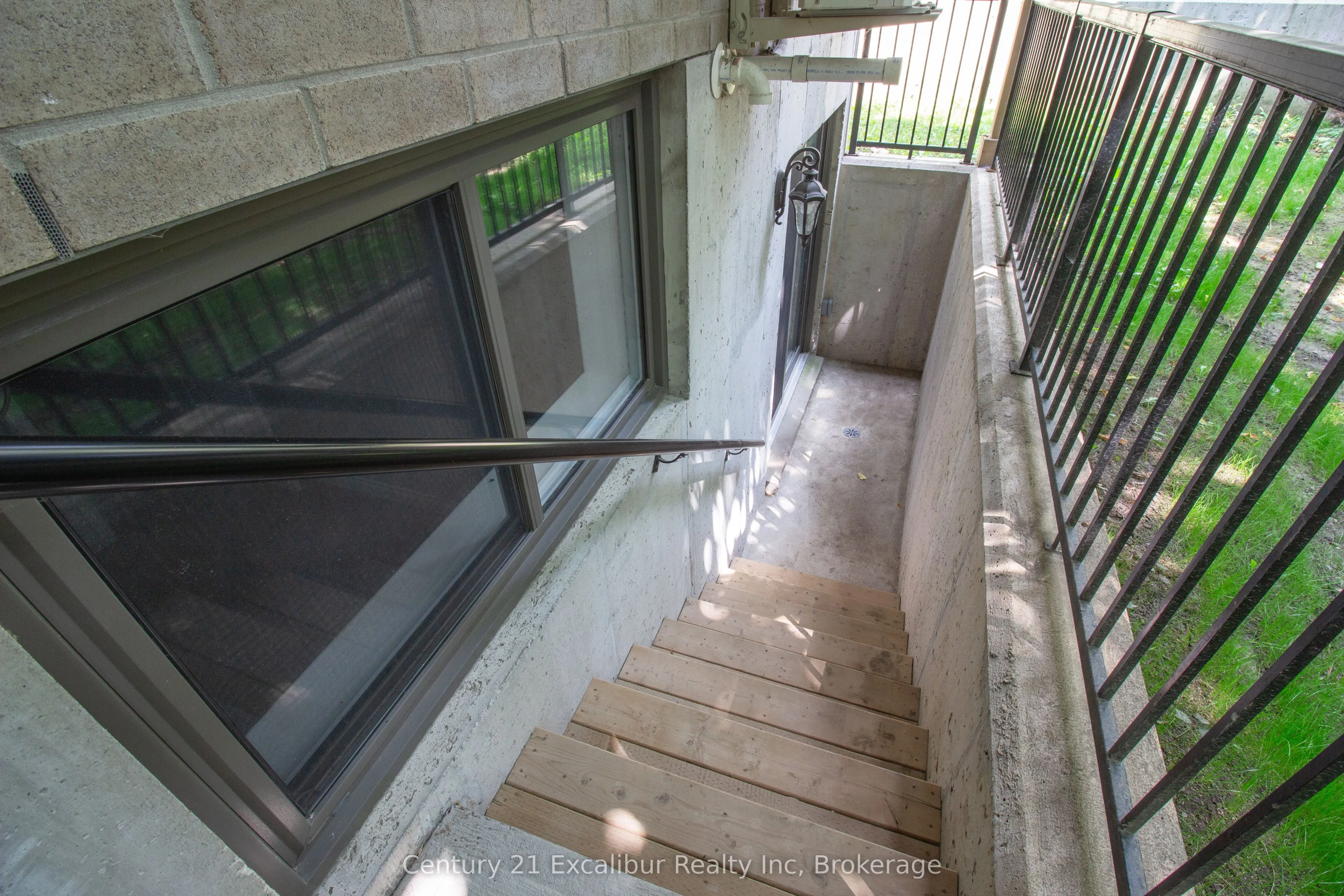 360 Queen Street E, #5A