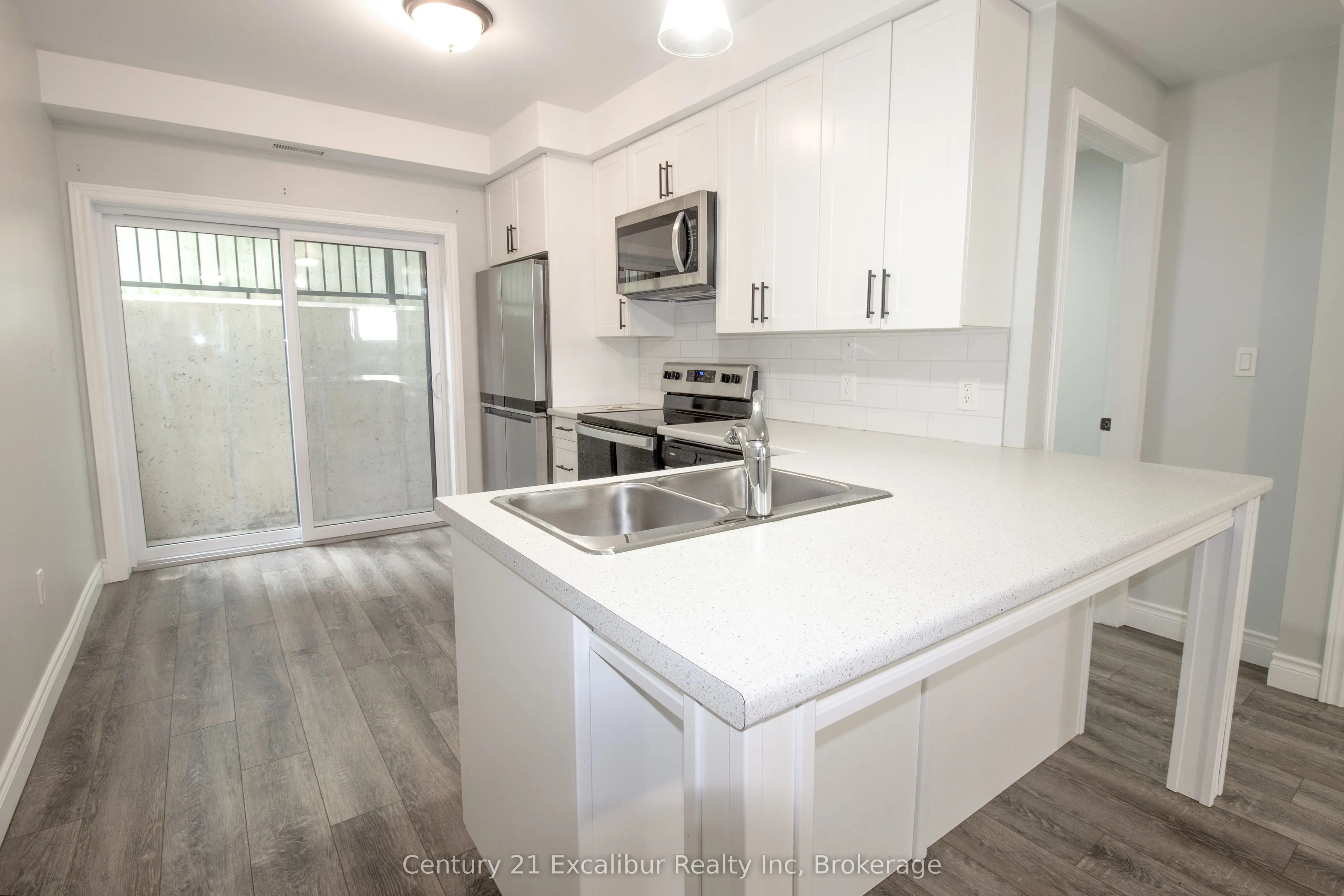 360 Queen Street E, #5A