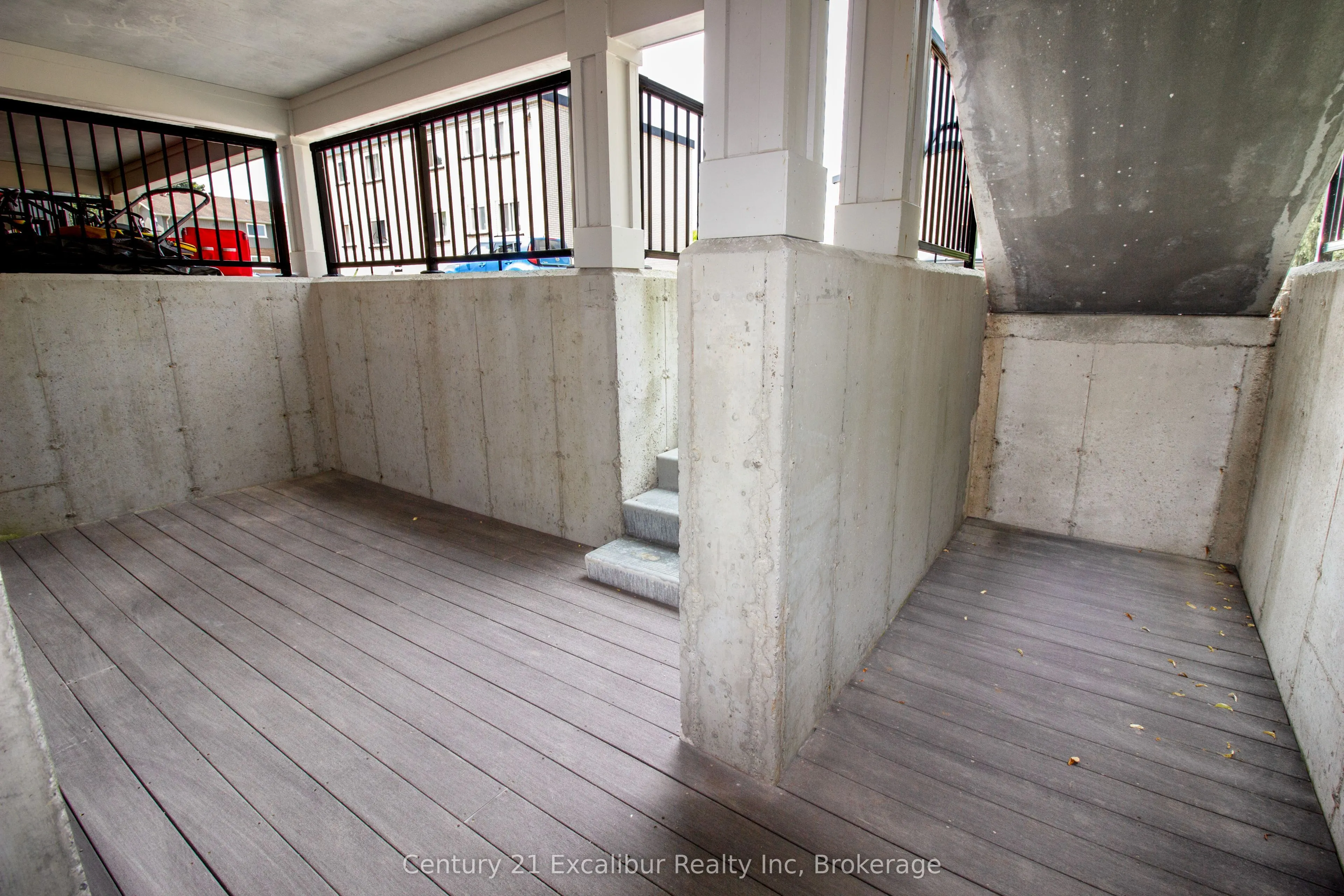 360 Queen Street E, #5A