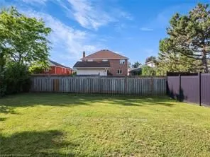 4 Slater Street