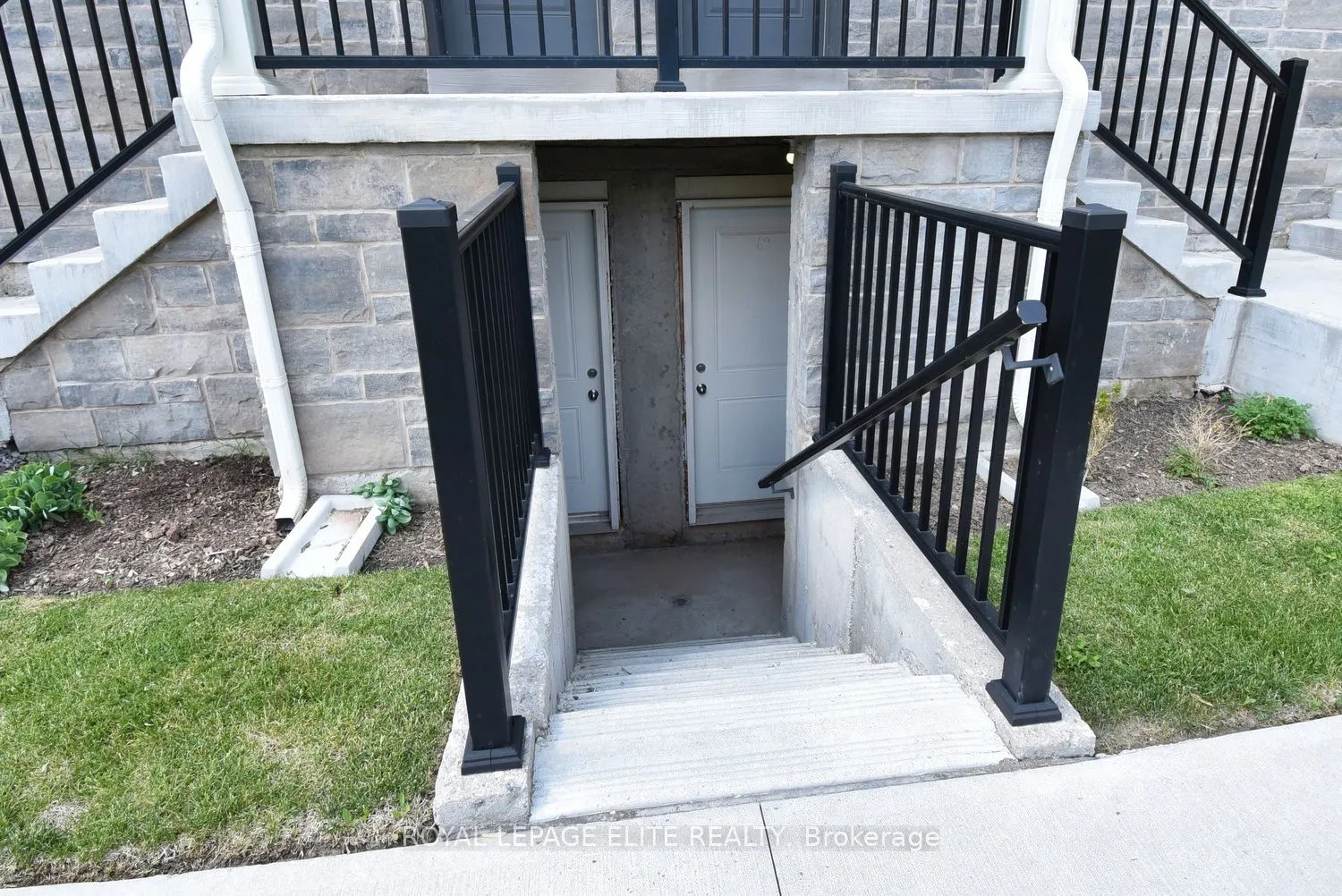 383 DUNDAS Street E, #69