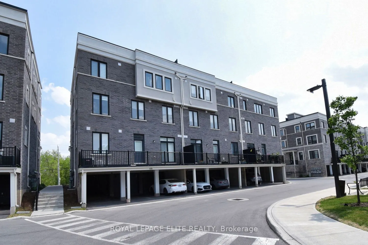 383 DUNDAS Street E, #69