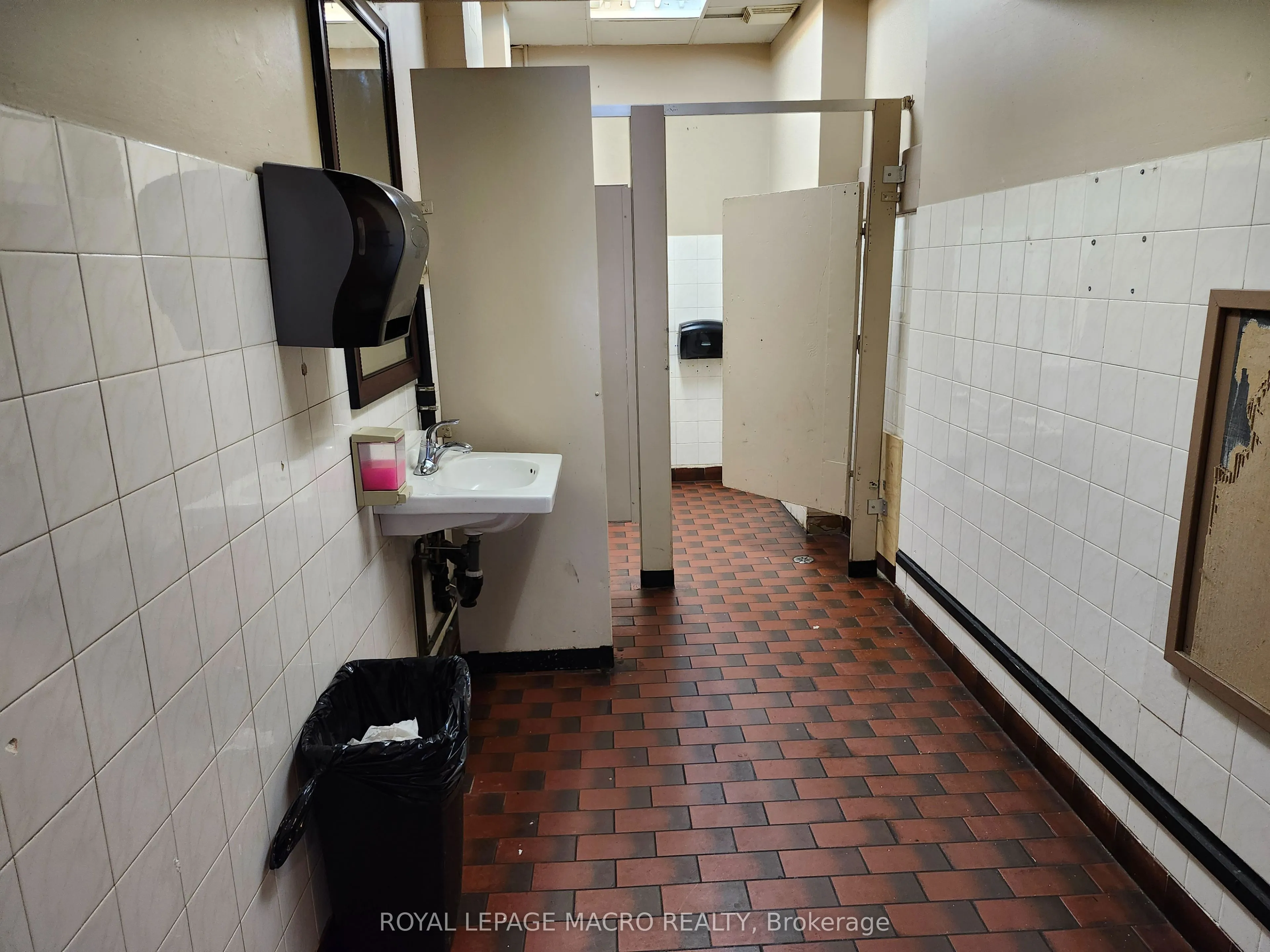 49 Scott Street W, #A